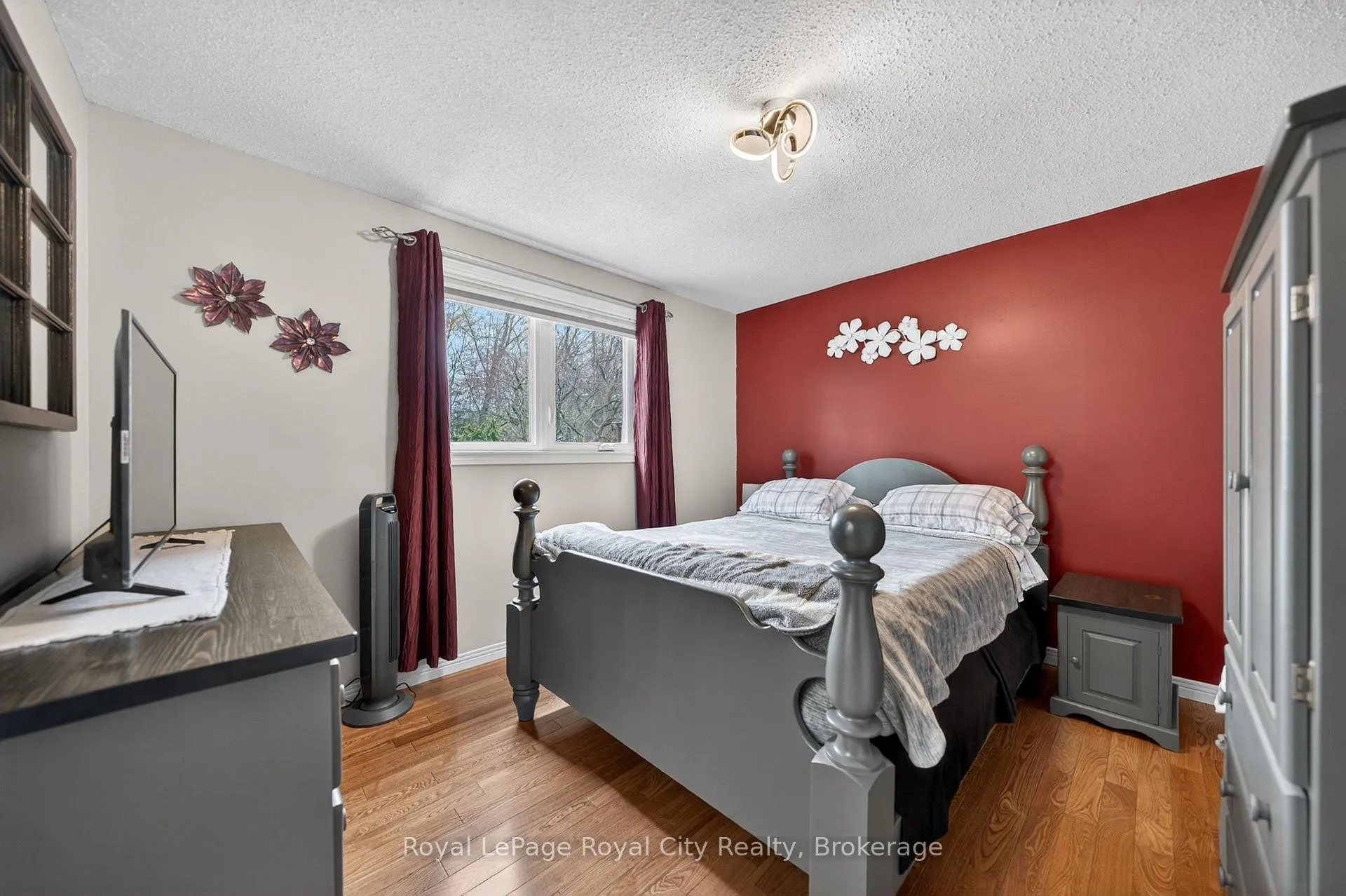 Photo 16 of 69 Sanderson Drive, Guelph, Willow West/Sugarbush/West Acres — HOMEH
