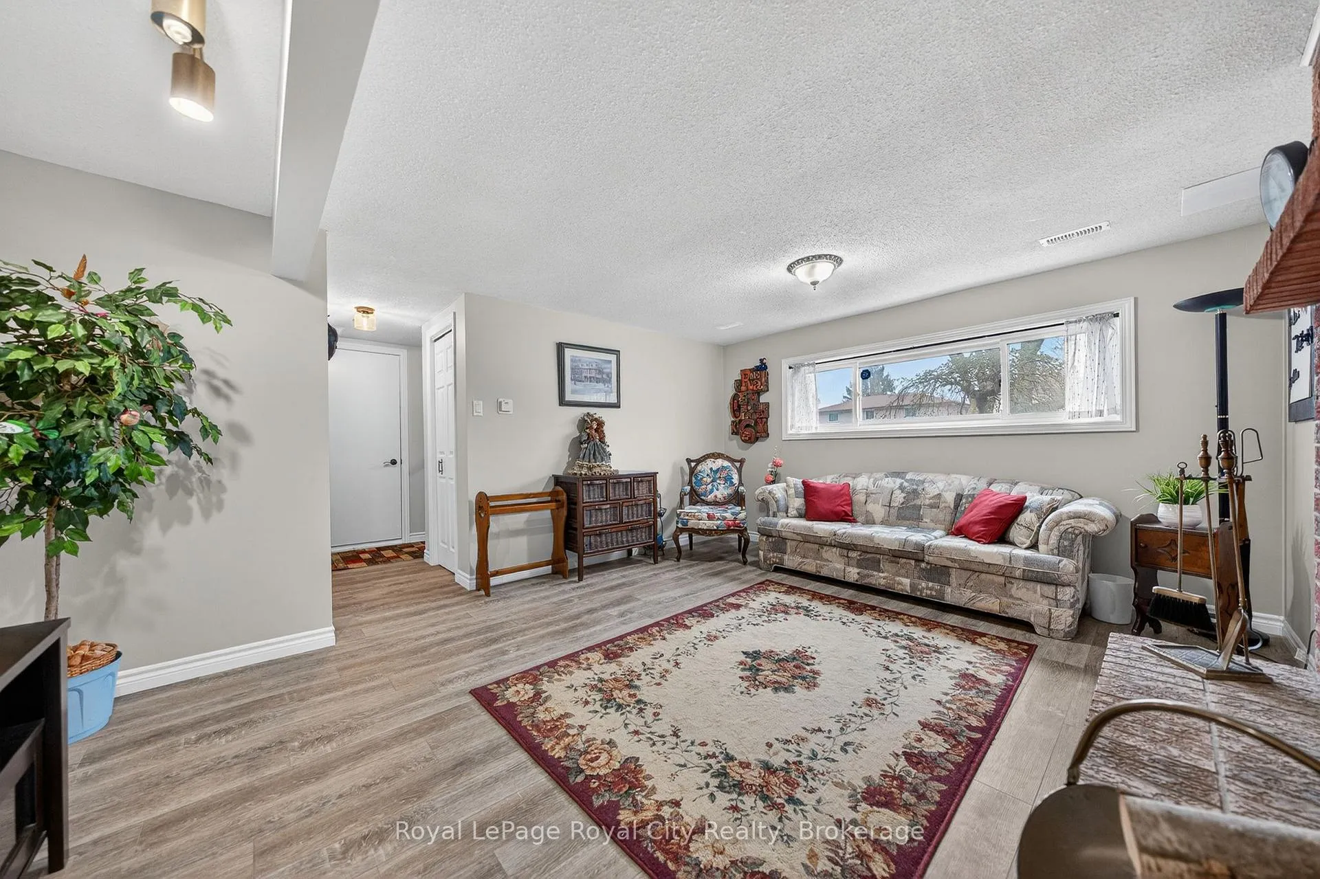 Photo 28 of 69 Sanderson Drive, Guelph, Willow West/Sugarbush/West Acres — HOMEH