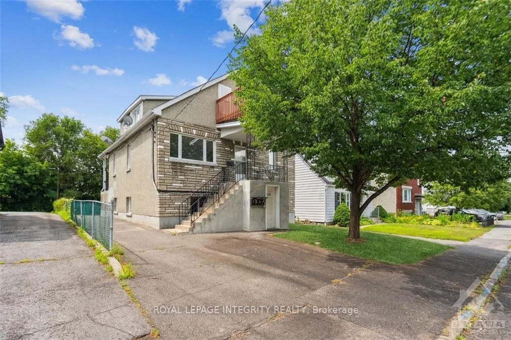 Front of Unit 4, 120 Marquette Avenue