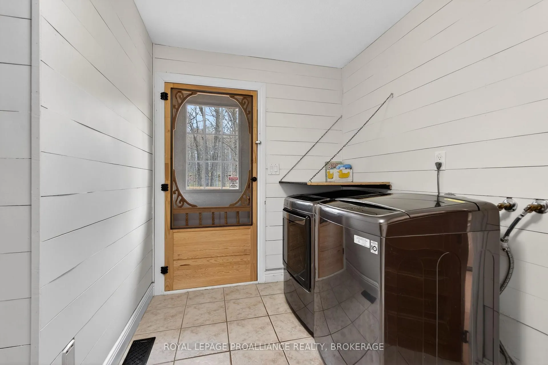 Photo 14 of 1081 Knight'S Lane, Frontenac, Frontenac South — HOMEH