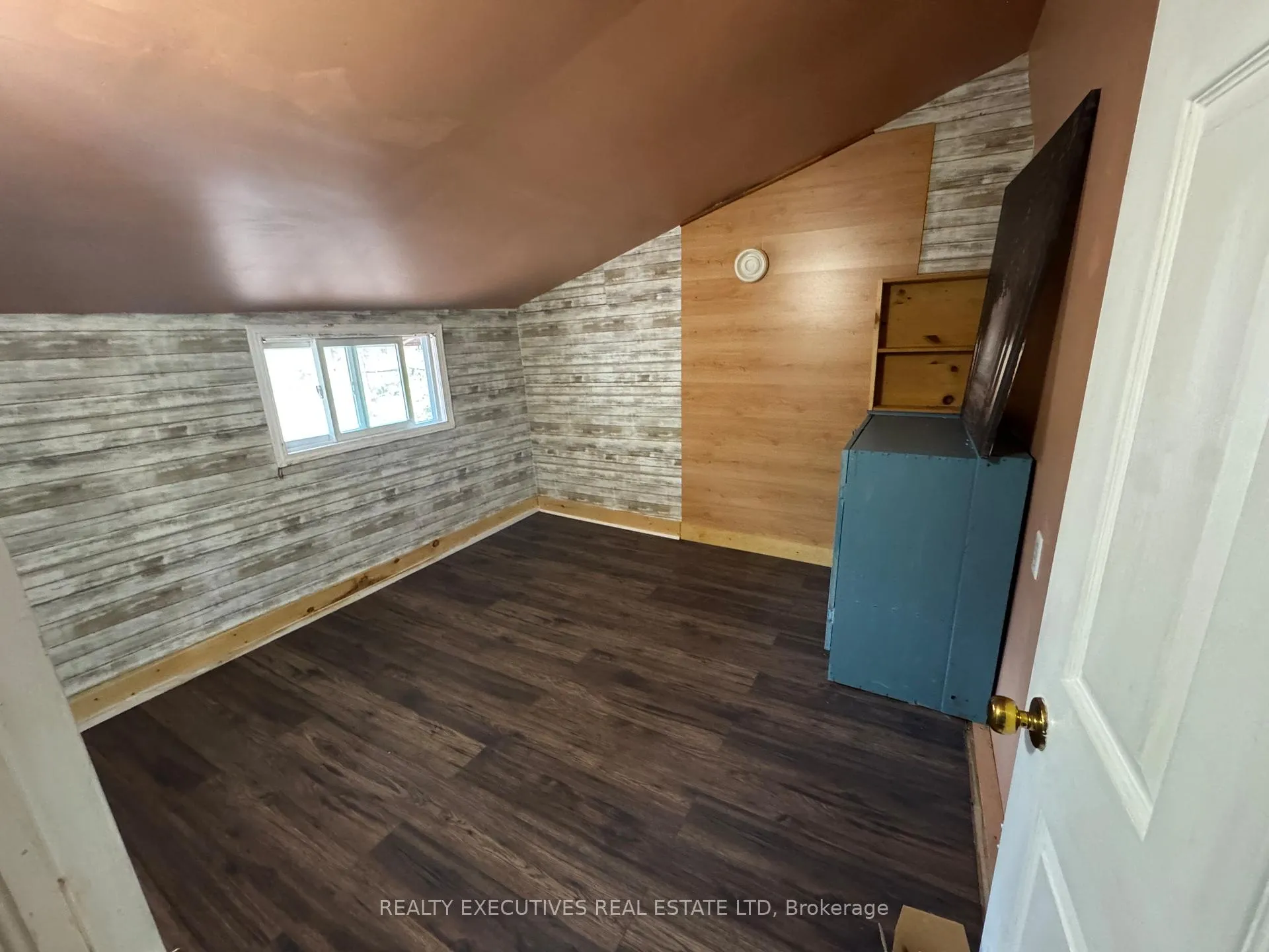 Photo 16 of 10146 509 Road N, Frontenac, Frontenac North — HOMEH