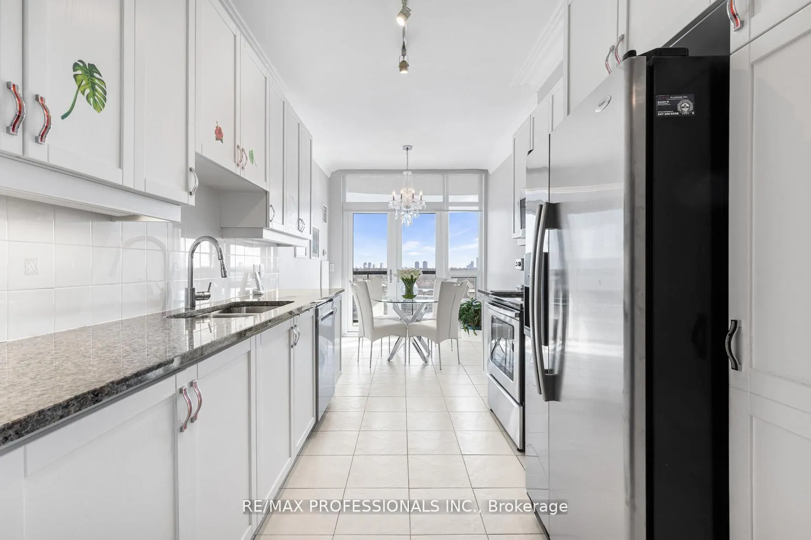 Photo 3 of Unit 903, 1135 Royal York Road, Etobicoke, Edenbridge-Humber Valley — HOMEH