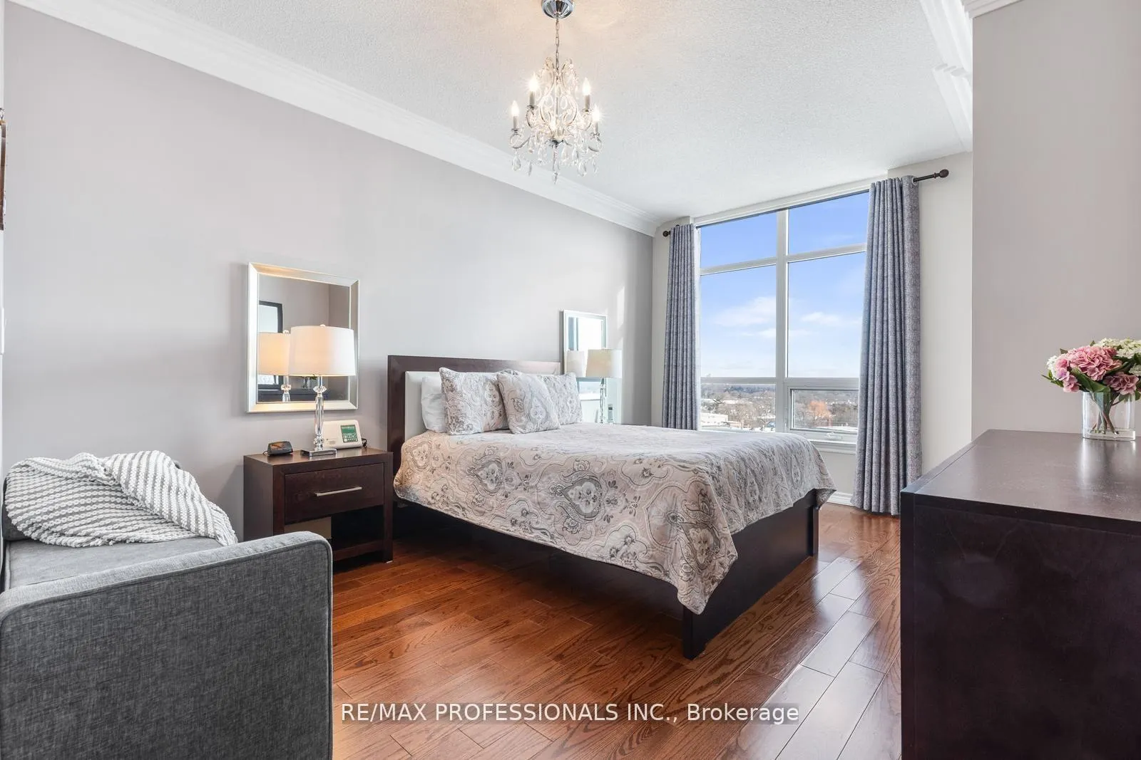 Photo 6 of Unit 903, 1135 Royal York Road, Etobicoke, Edenbridge-Humber Valley — HOMEH