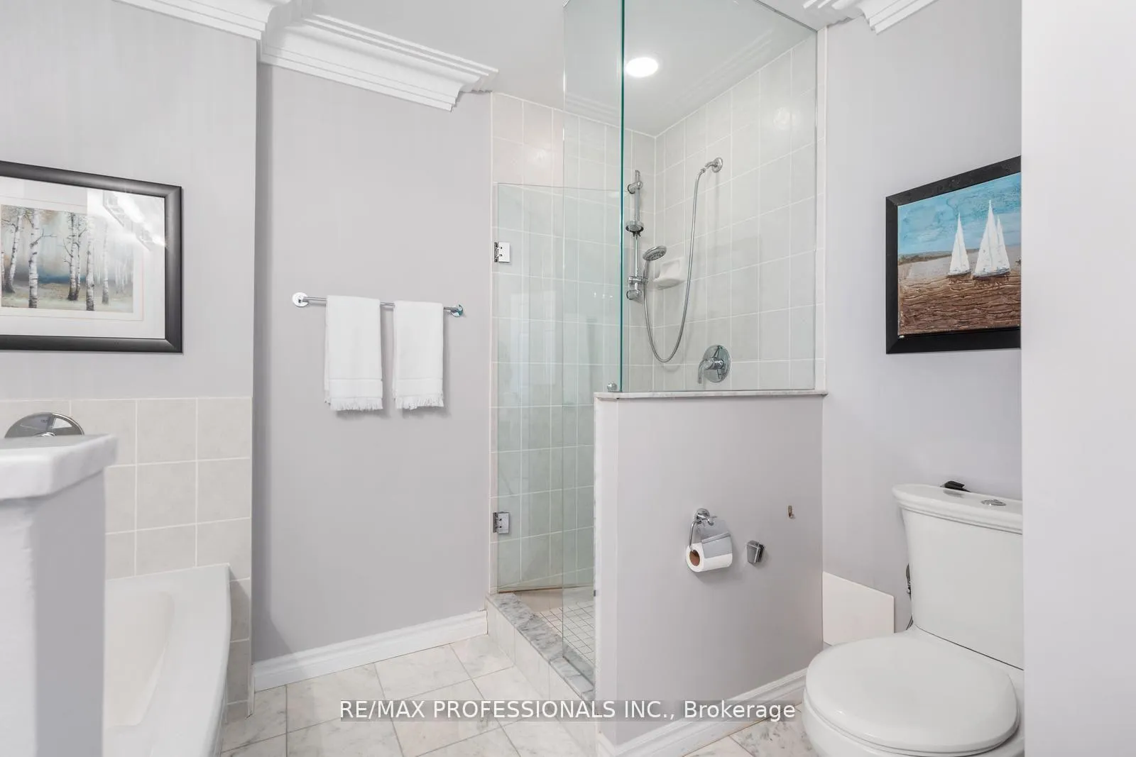 Photo 8 of Unit 903, 1135 Royal York Road, Etobicoke, Edenbridge-Humber Valley — HOMEH