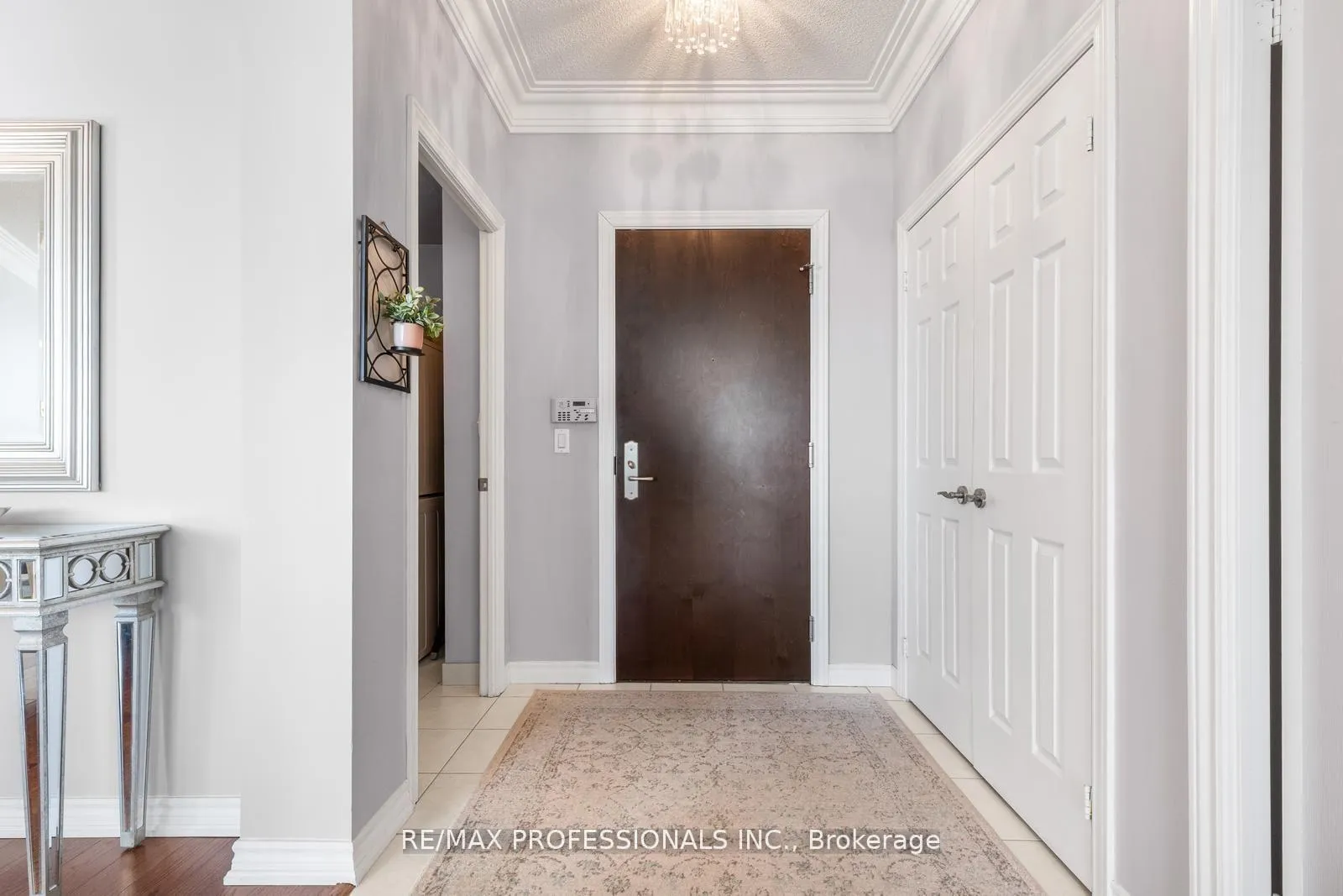 Photo 13 of Unit 903, 1135 Royal York Road, Etobicoke, Edenbridge-Humber Valley — HOMEH