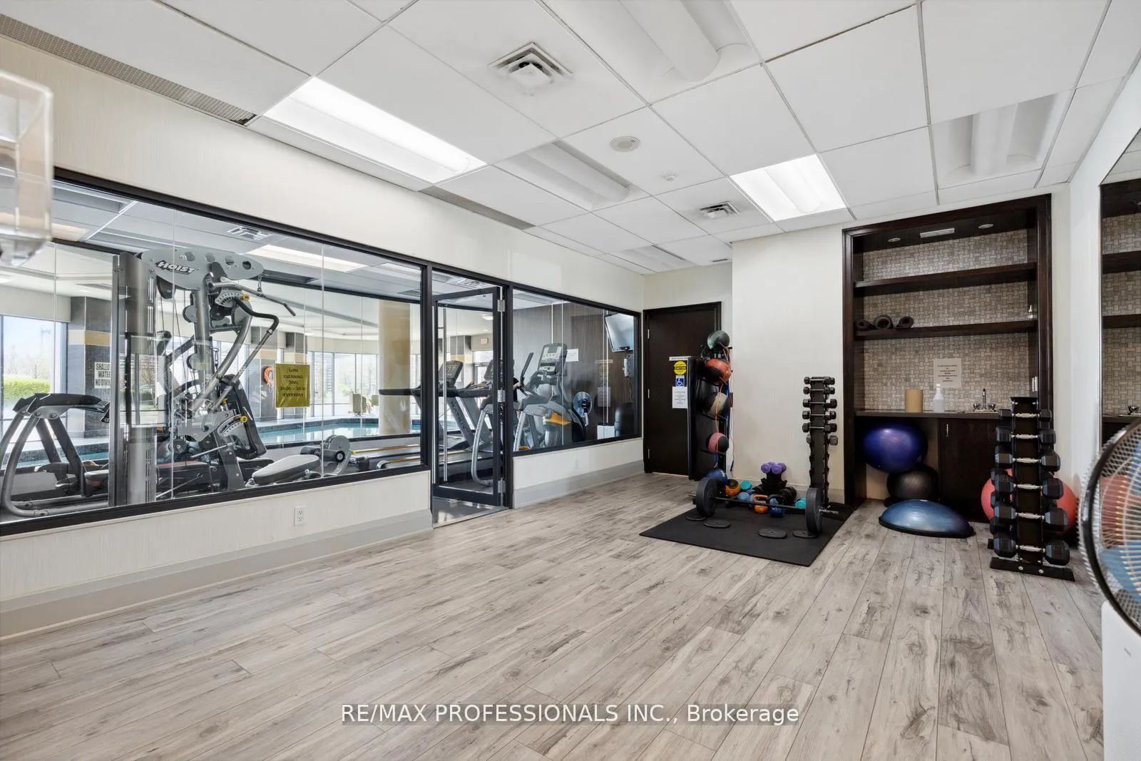 Photo 17 of Unit 903, 1135 Royal York Road, Etobicoke, Edenbridge-Humber Valley — HOMEH