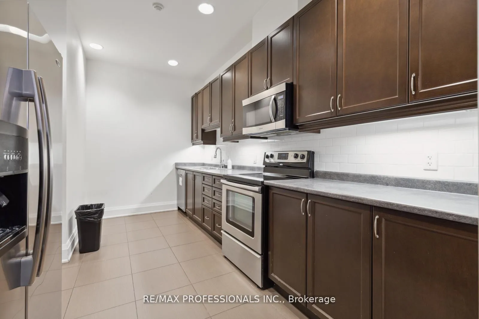Photo 21 of Unit 903, 1135 Royal York Road, Etobicoke, Edenbridge-Humber Valley — HOMEH