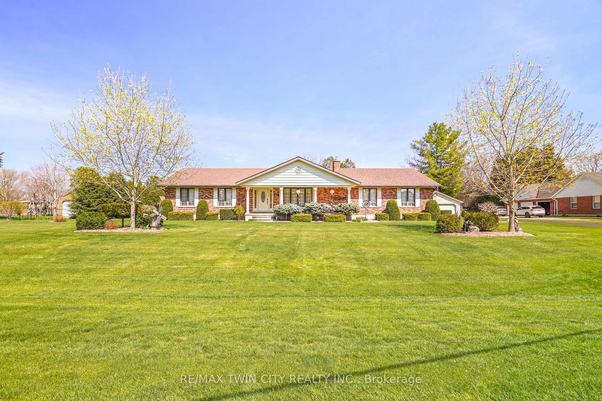 Photo 2 of 14 Kimberly Road, Brant, Brantford Twp — HOMEH