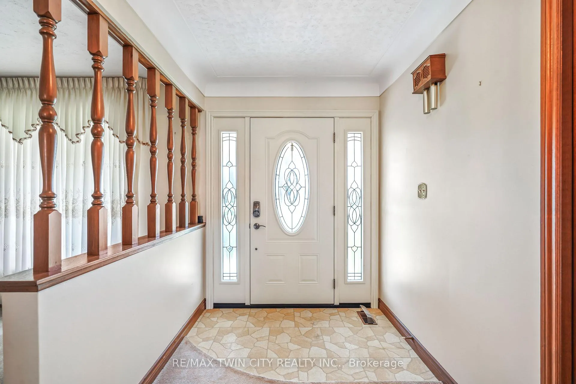 Photo 8 of 14 Kimberly Road, Brant, Brantford Twp — HOMEH
