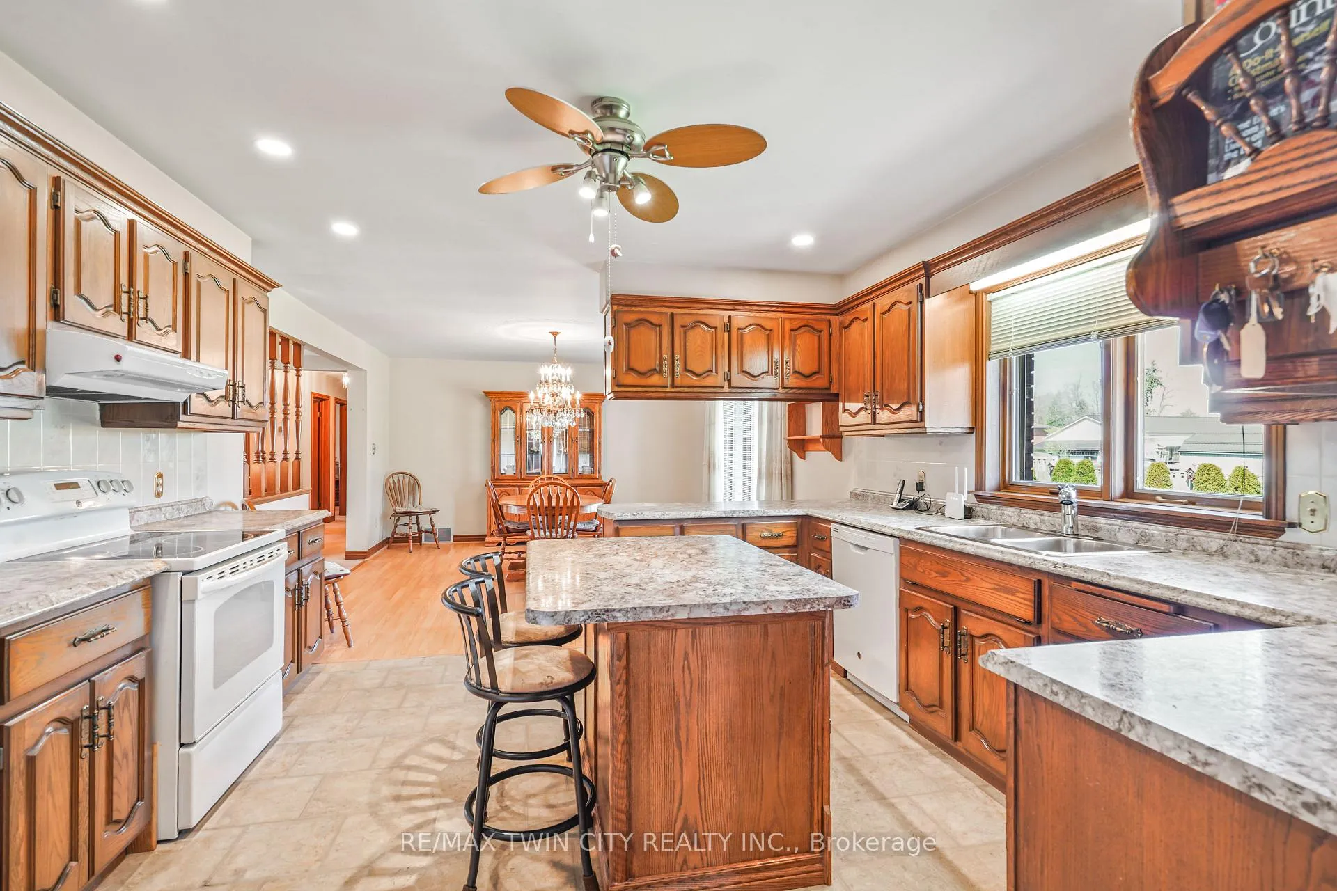 Photo 19 of 14 Kimberly Road, Brant, Brantford Twp — HOMEH