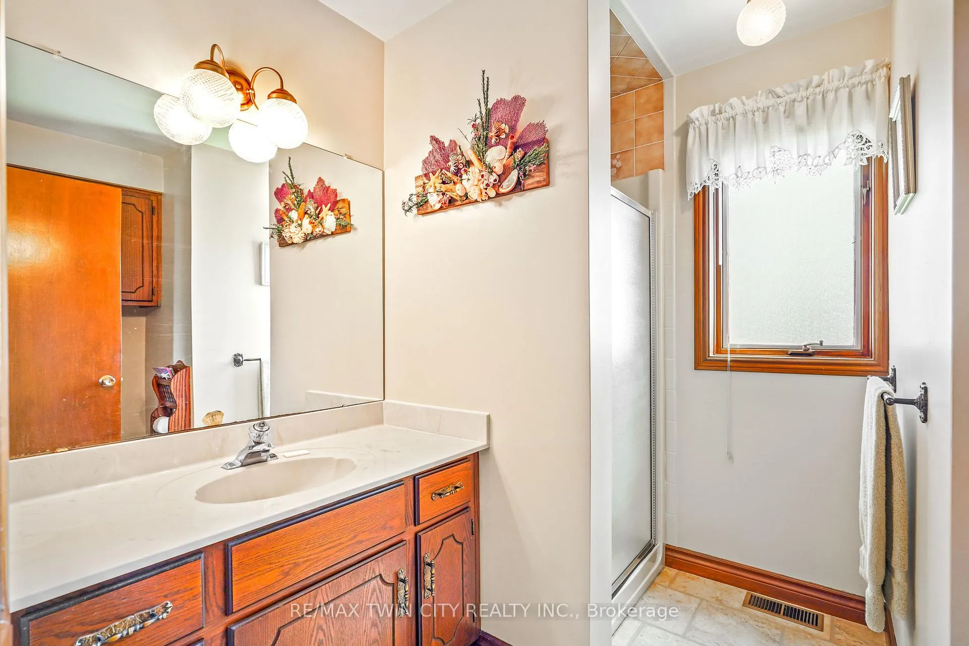 Photo 26 of 14 Kimberly Road, Brant, Brantford Twp — HOMEH