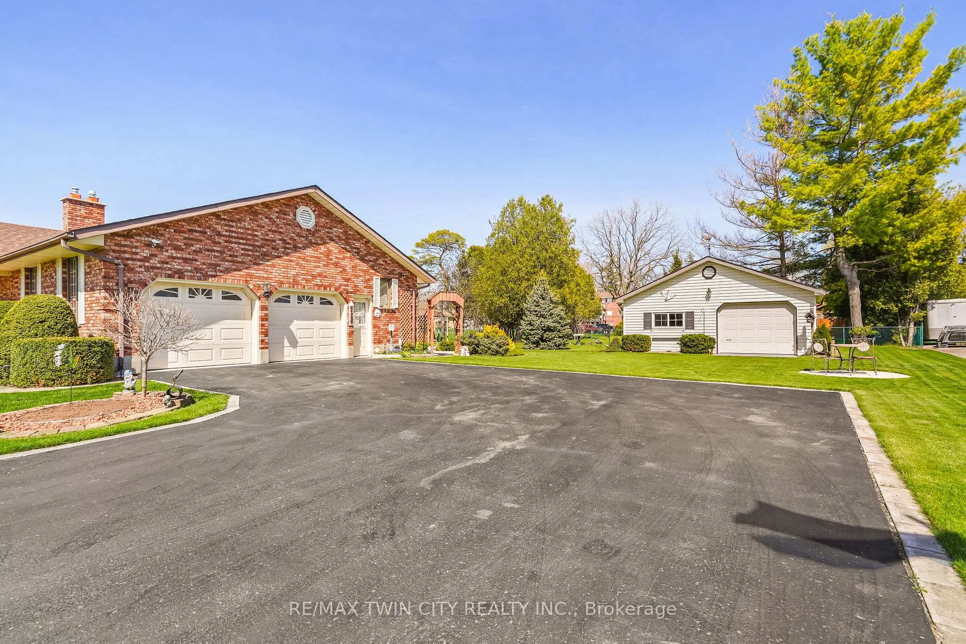 Photo 37 of 14 Kimberly Road, Brant, Brantford Twp — HOMEH