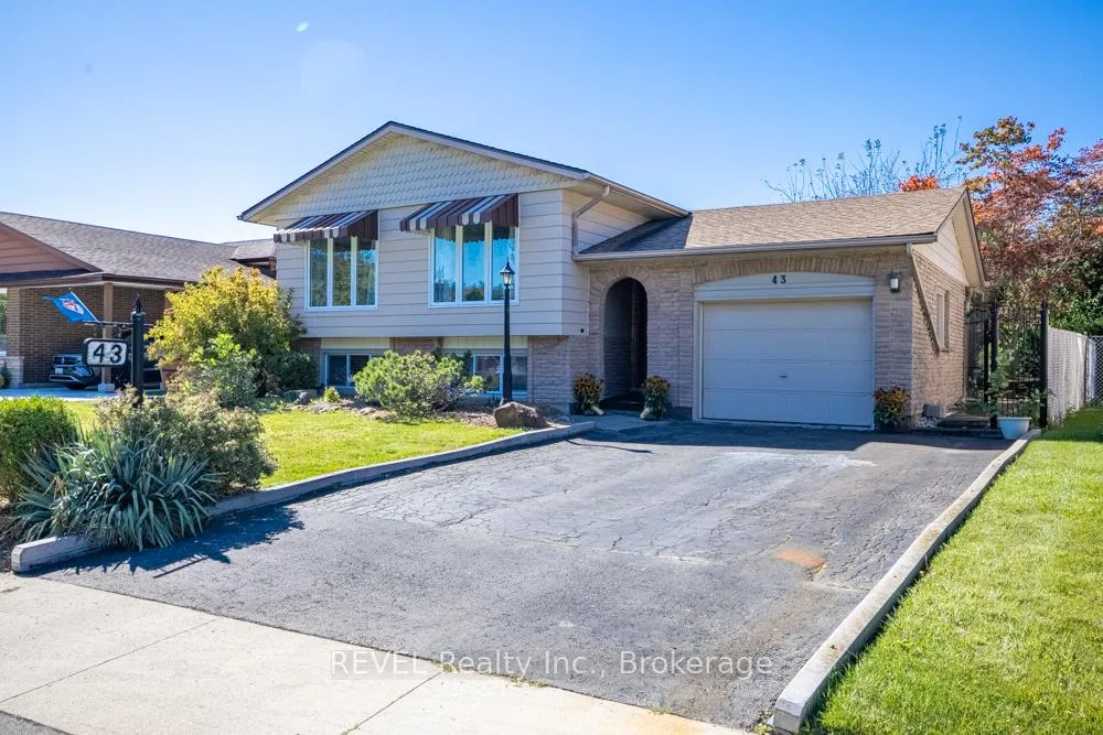 Photo 2 of 43 Trelawn Parkway, Welland, N. Welland — HOMEH