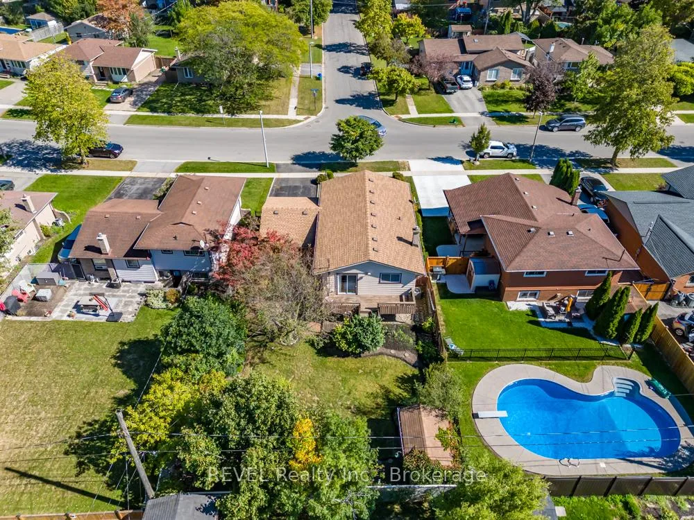 Photo 36 of 43 Trelawn Parkway, Welland, N. Welland — HOMEH