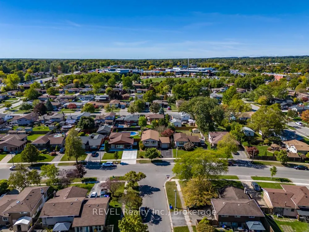 Photo 38 of 43 Trelawn Parkway, Welland, N. Welland — HOMEH