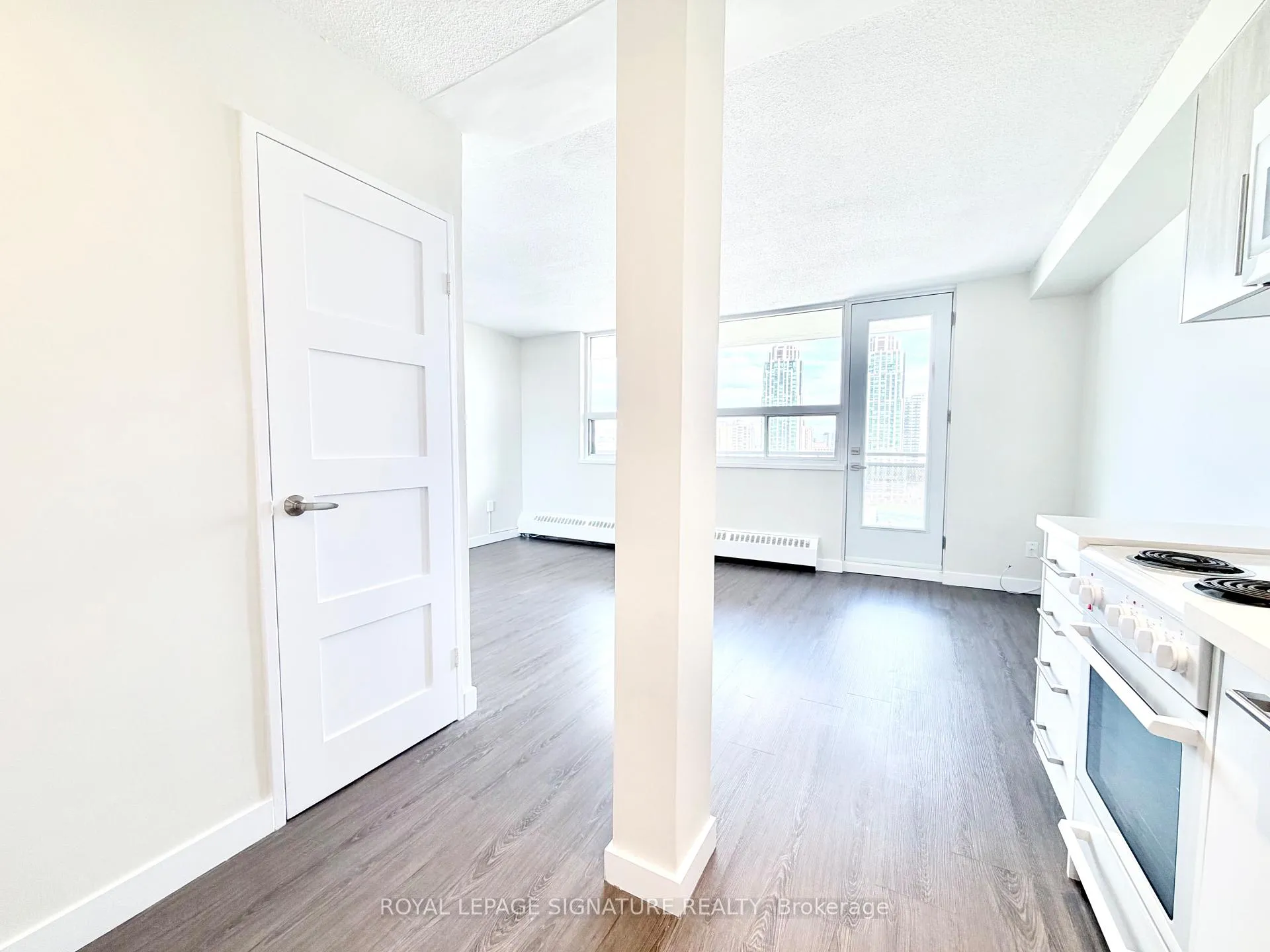 Photo 4 of Unit 1206, 1500 Bathurst Street, Toronto, Humewood-Cedarvale — HOMEH