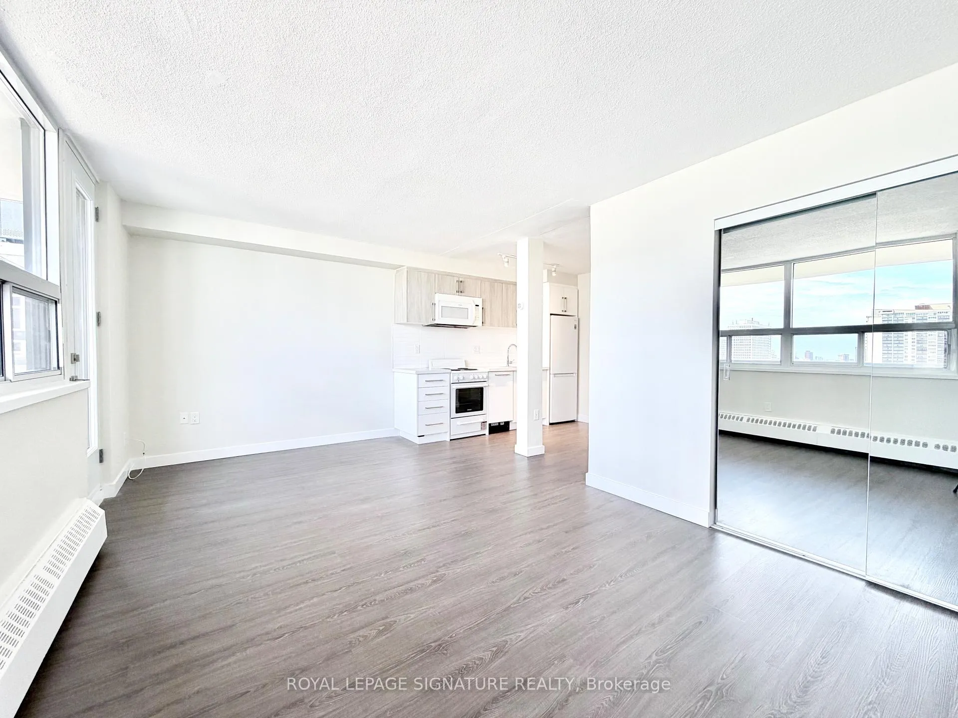 Photo 8 of Unit 1206, 1500 Bathurst Street, Toronto, Humewood-Cedarvale — HOMEH