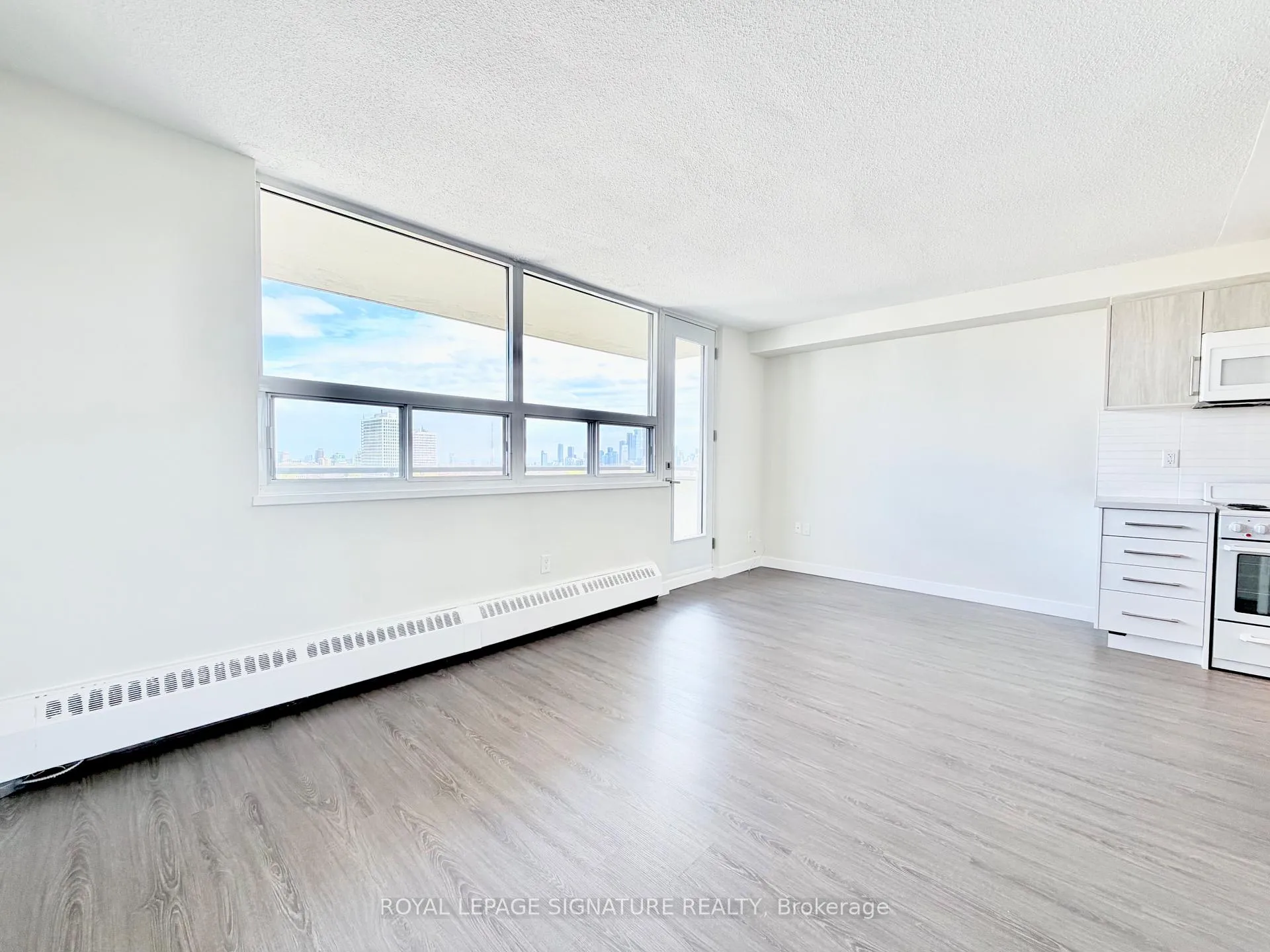 Photo 10 of Unit 1206, 1500 Bathurst Street, Toronto, Humewood-Cedarvale — HOMEH