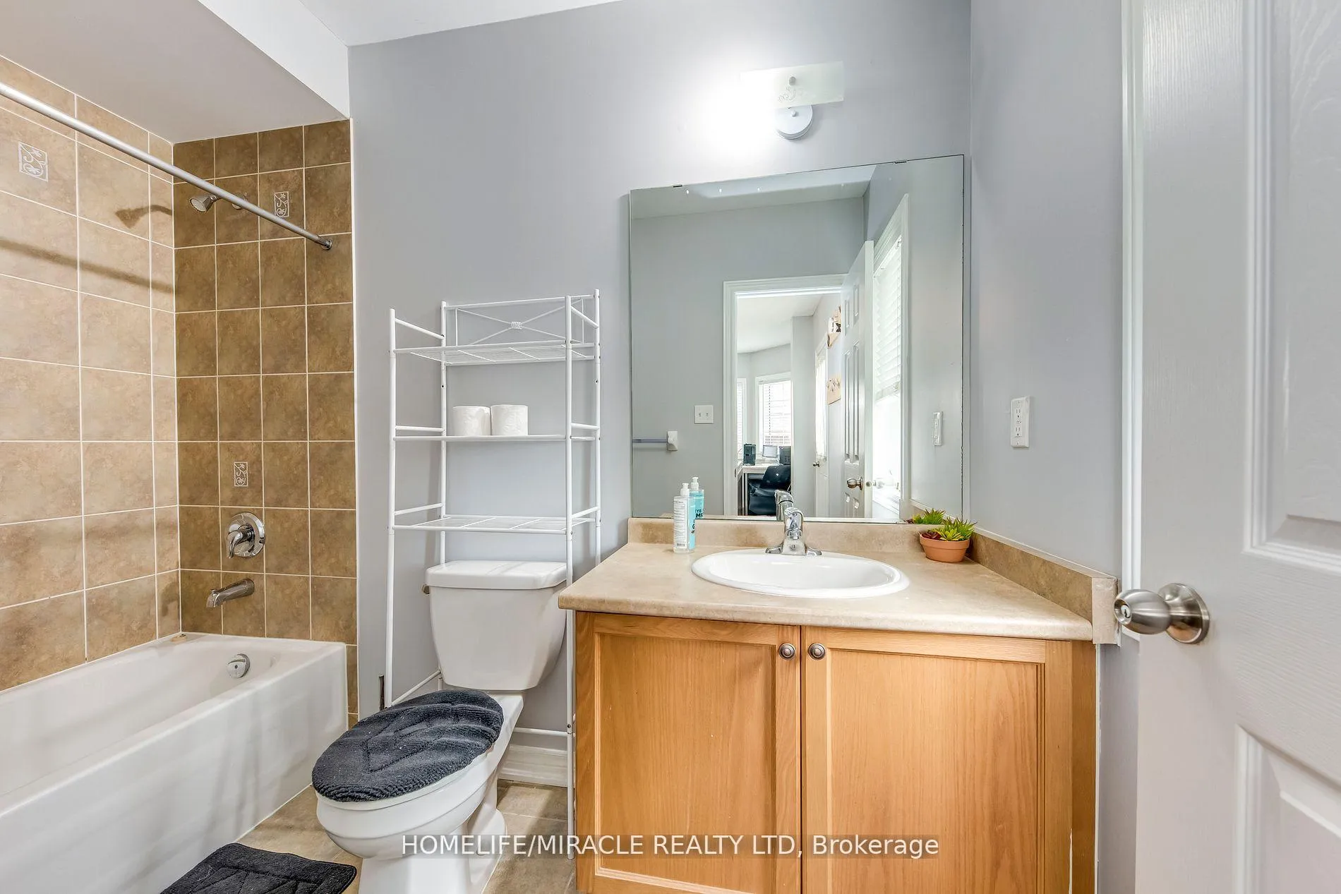 Photo 33 of 10 Gatlin Street, Brampton, Bram West — HOMEH