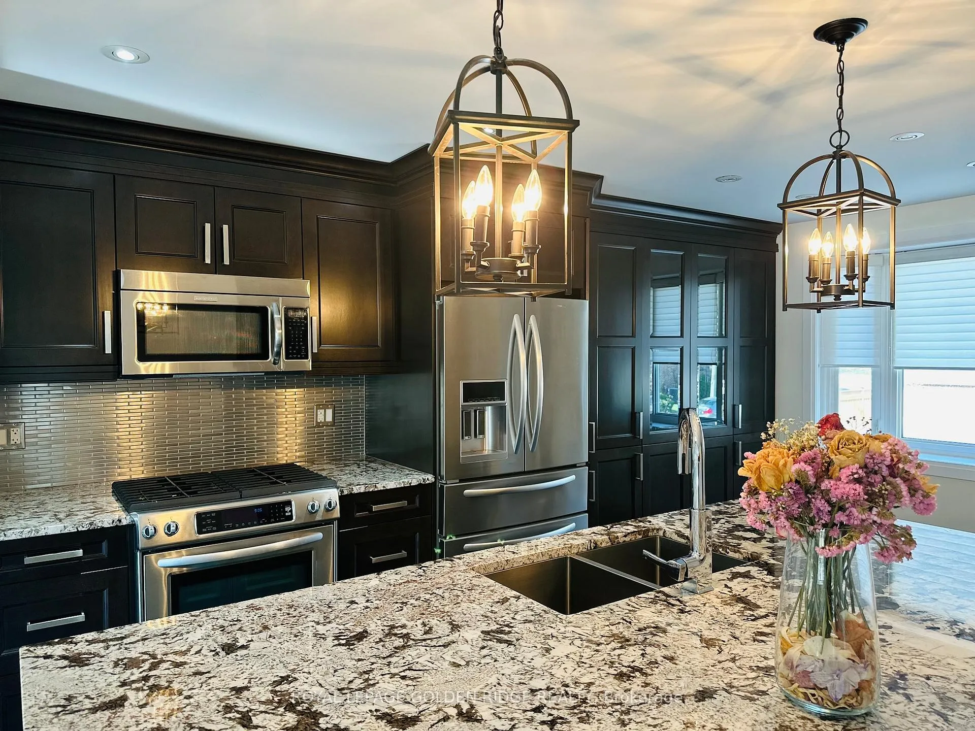 Photo 6 of 60 John Street, Oakville, Central — HOMEH