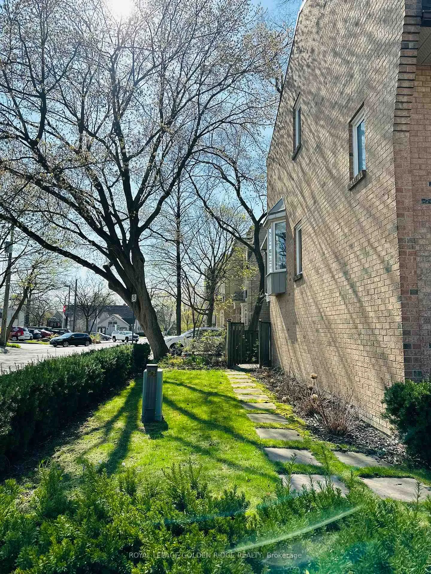 Photo 12 of 60 John Street, Oakville, Central — HOMEH