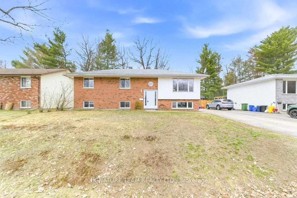 Photo 2 of 30 Earl Street, Petawawa — HOMEH
