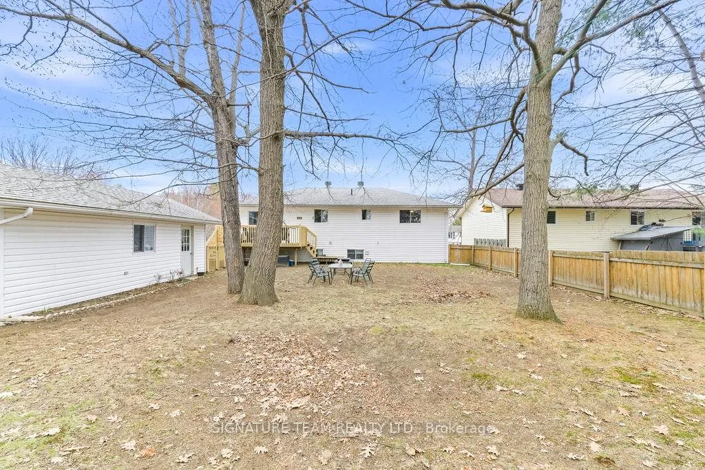 Photo 6 of 30 Earl Street, Petawawa — HOMEH