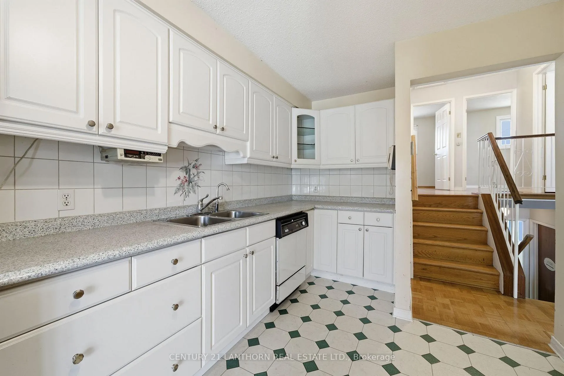 Photo 7 of 58 Folger Street, Kingston, Rideau — HOMEH