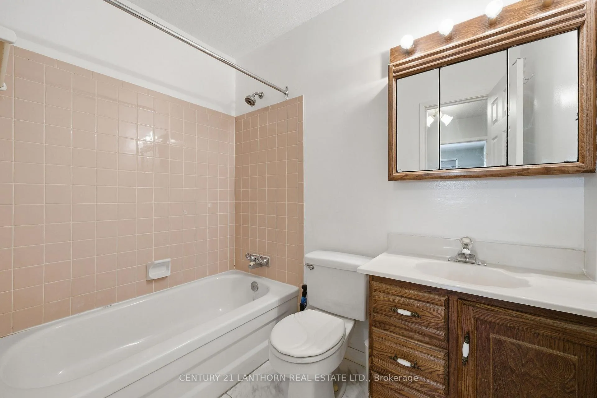 Photo 20 of 58 Folger Street, Kingston, Rideau — HOMEH