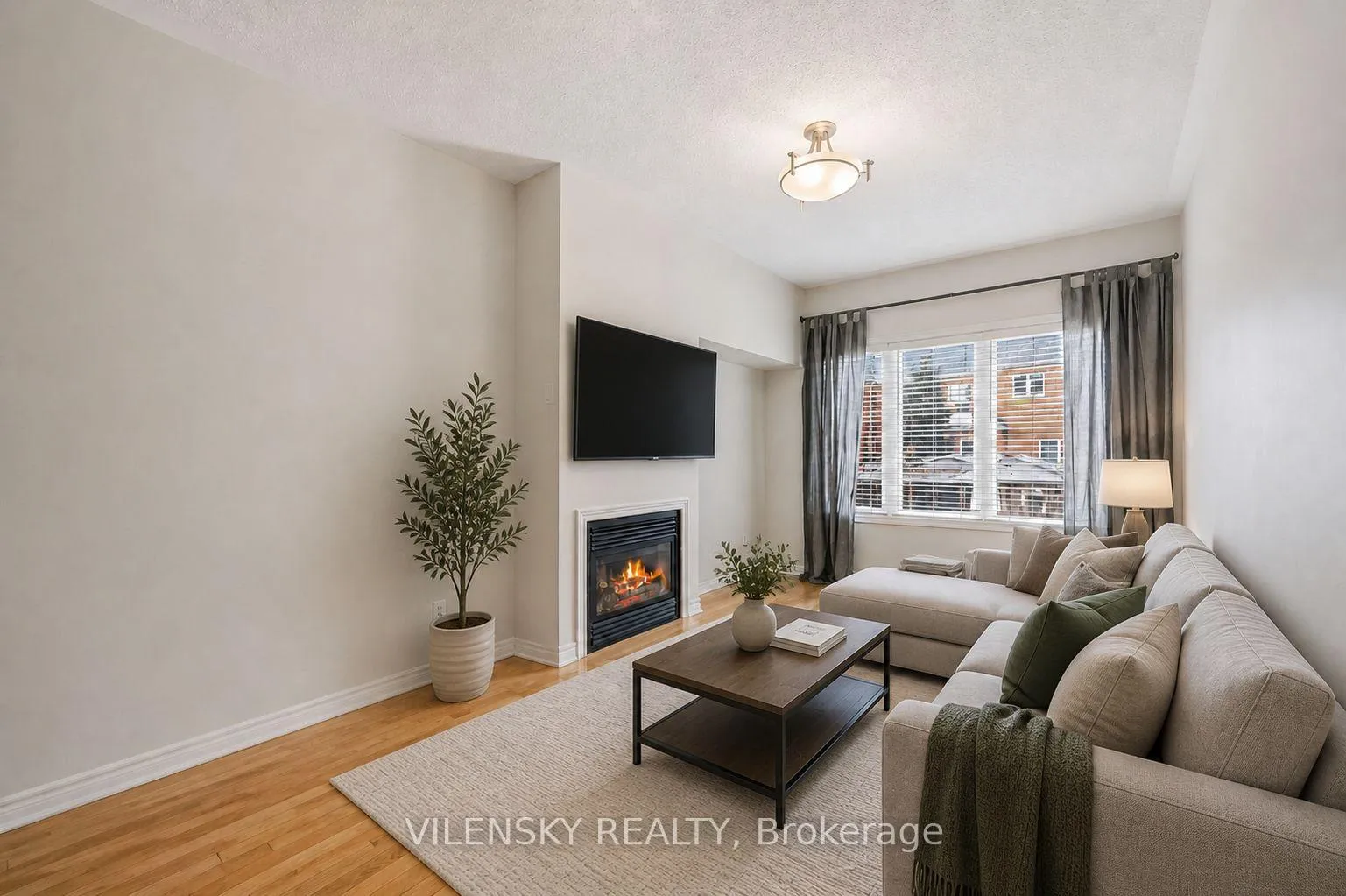 Photo 3 of Unit Upper, 19 Shelbourne Drive, Vaughan, Vellore Village — HOMEH