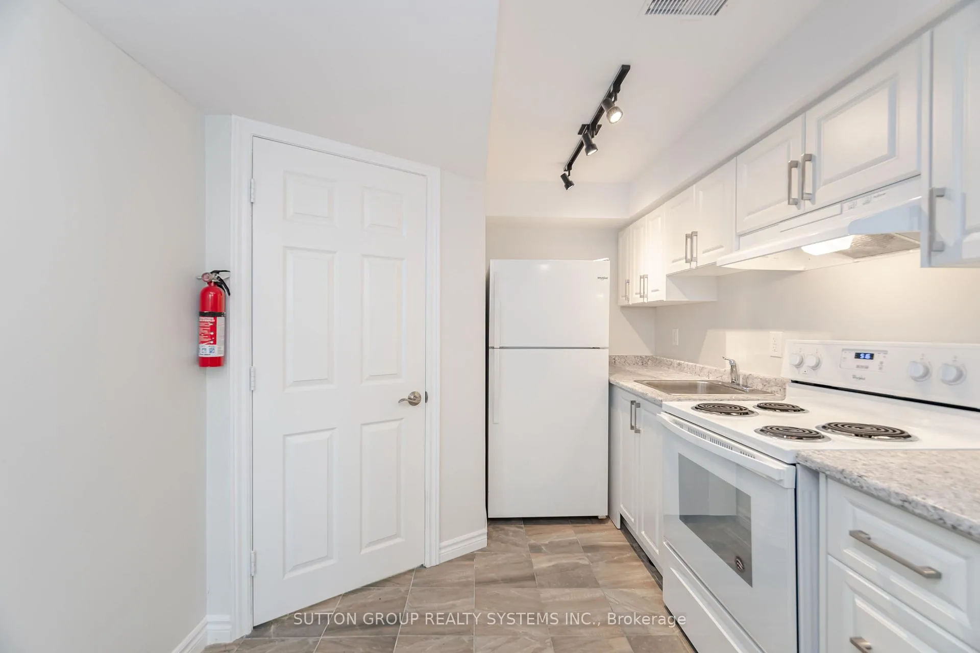 Photo 9 of Unit Lower, 28 Cindy Avenue, Cambridge — HOMEH