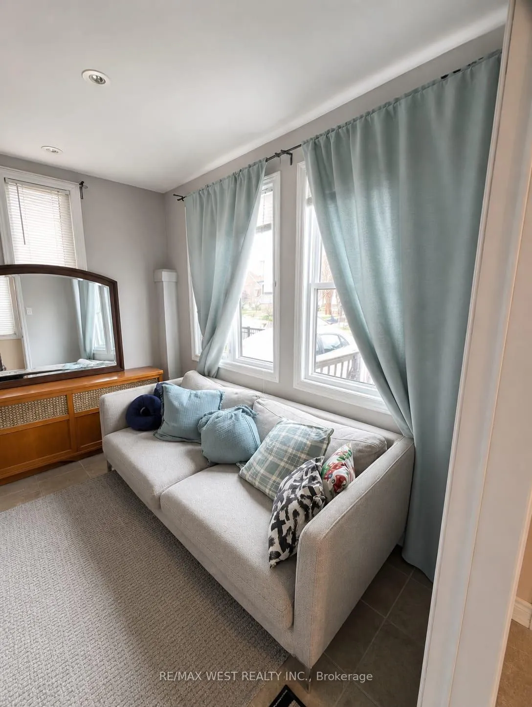 Photo 2 of 112 Silverthorn Avenue, Toronto, Weston-Pellam Park — HOMEH