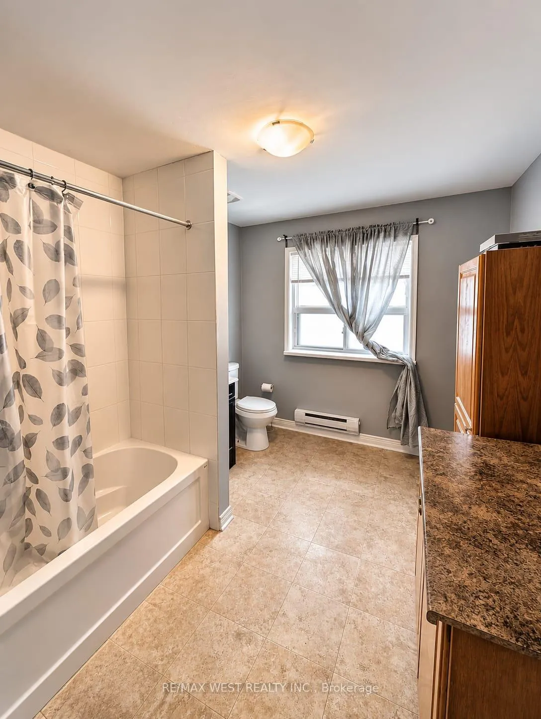 Photo 8 of 112 Silverthorn Avenue, Toronto, Weston-Pellam Park — HOMEH