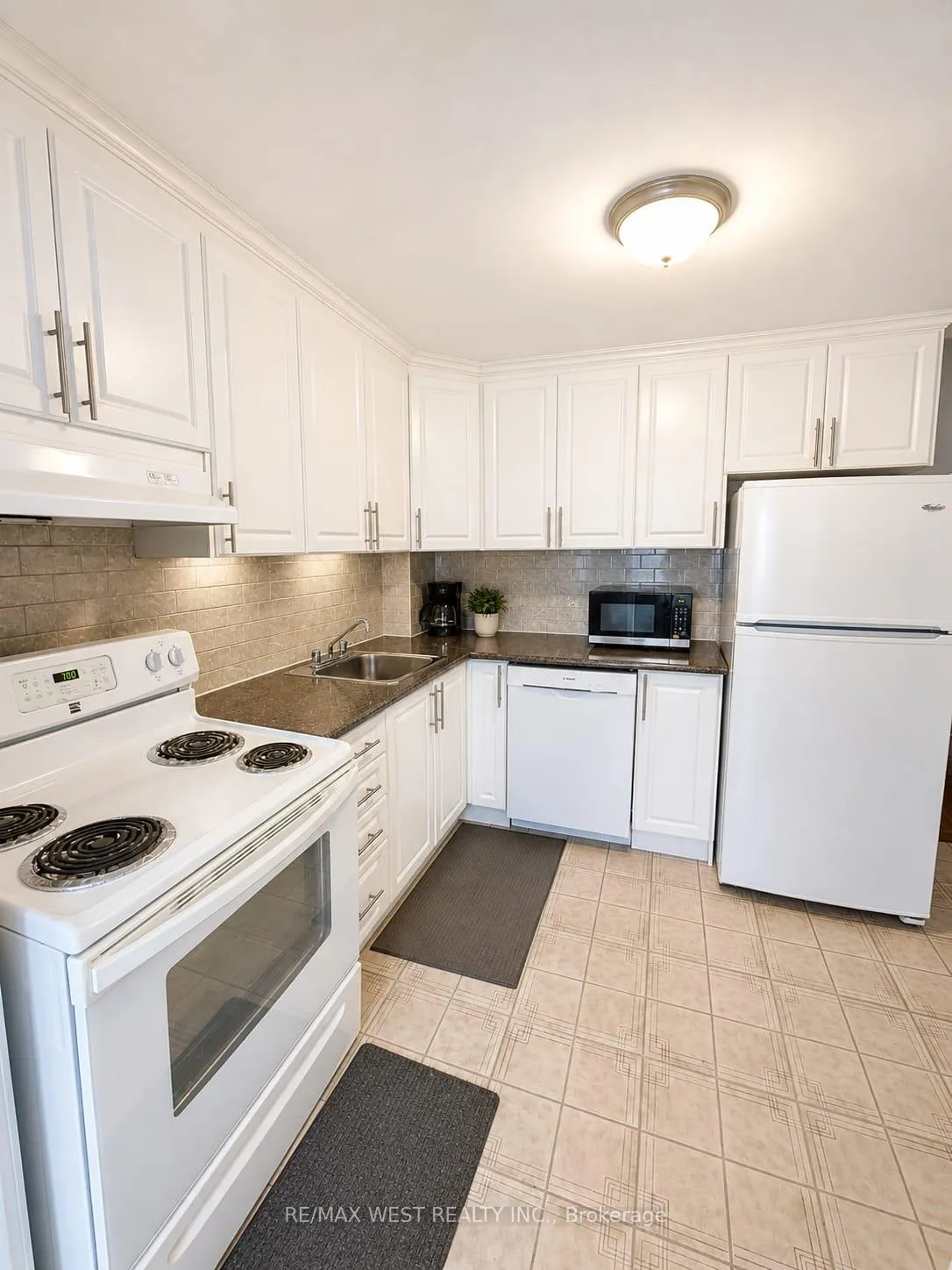 Photo 11 of 112 Silverthorn Avenue, Toronto, Weston-Pellam Park — HOMEH