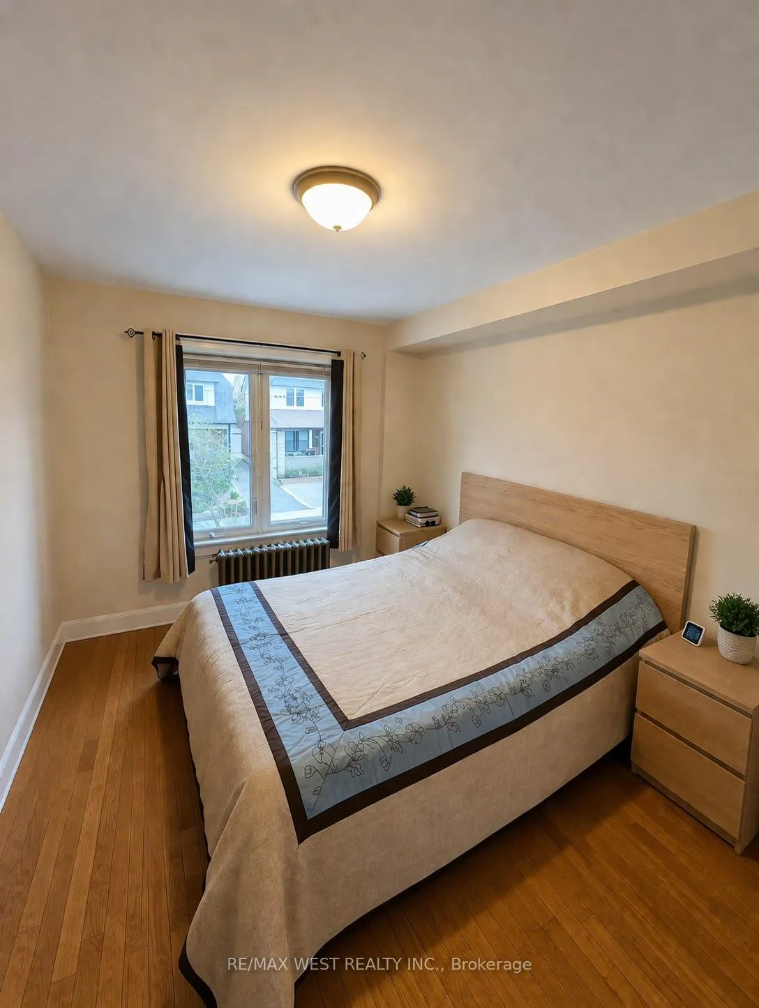 Photo 14 of 112 Silverthorn Avenue, Toronto, Weston-Pellam Park — HOMEH