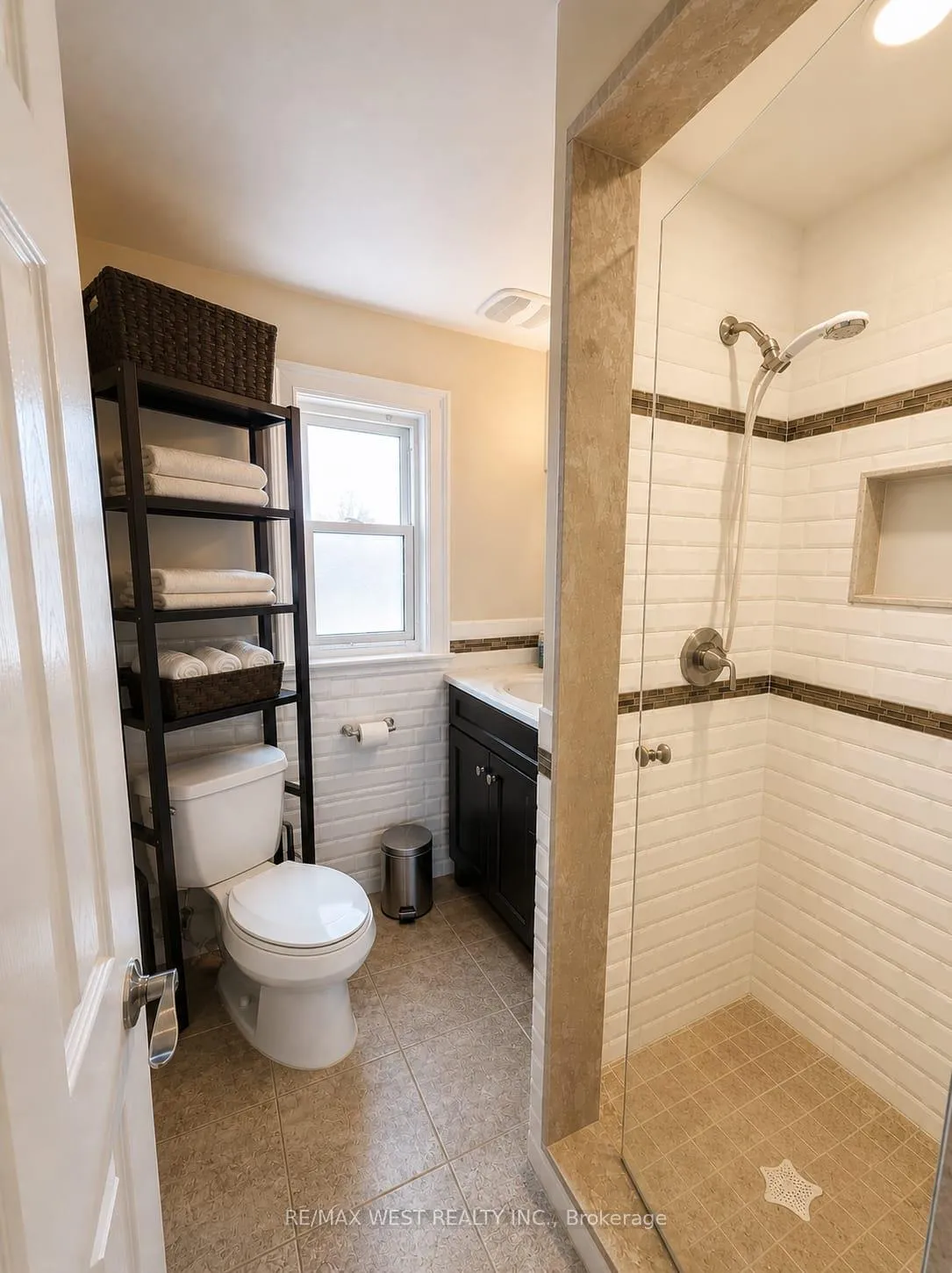 Photo 16 of 112 Silverthorn Avenue, Toronto, Weston-Pellam Park — HOMEH
