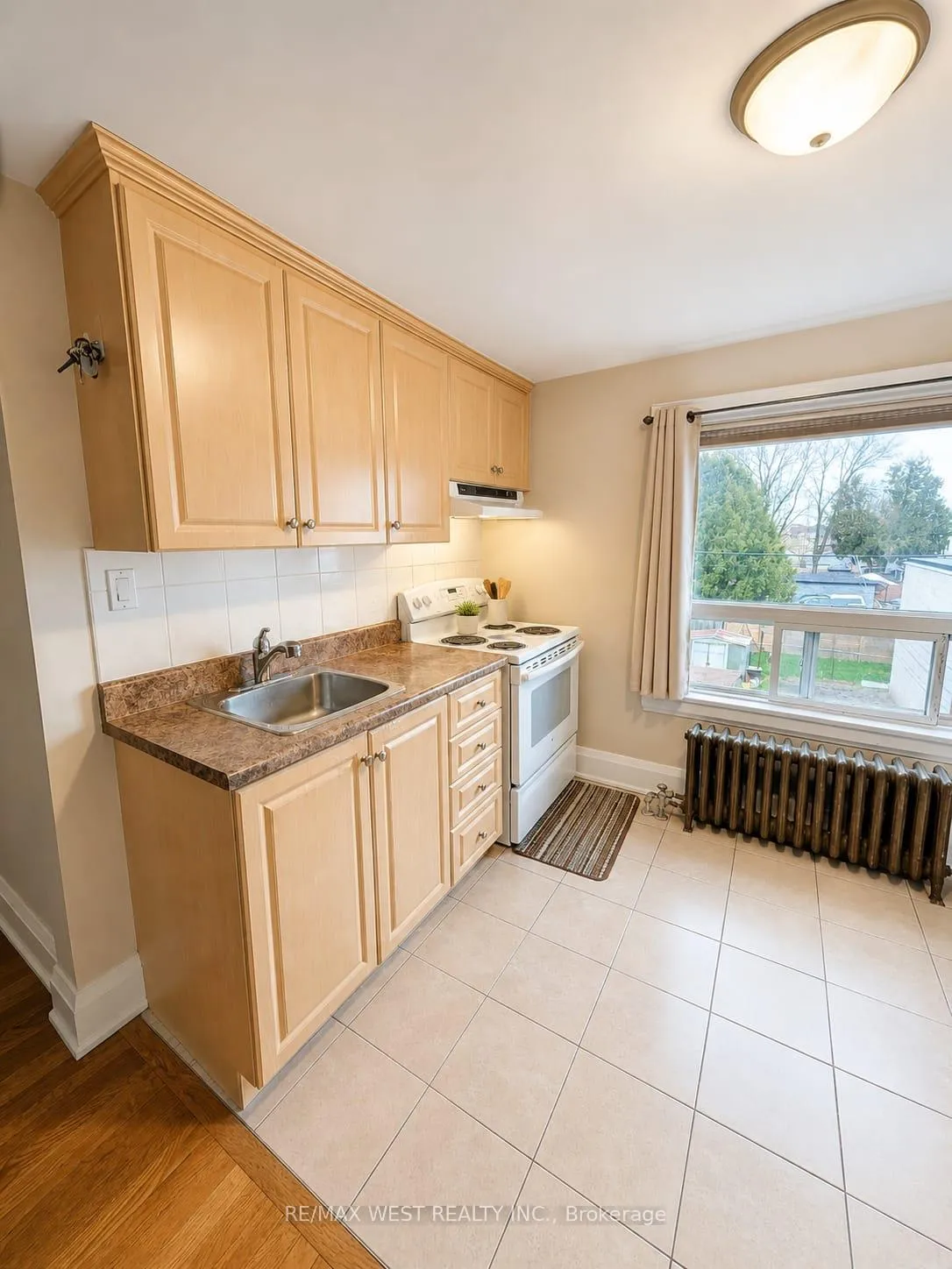 Photo 17 of 112 Silverthorn Avenue, Toronto, Weston-Pellam Park — HOMEH