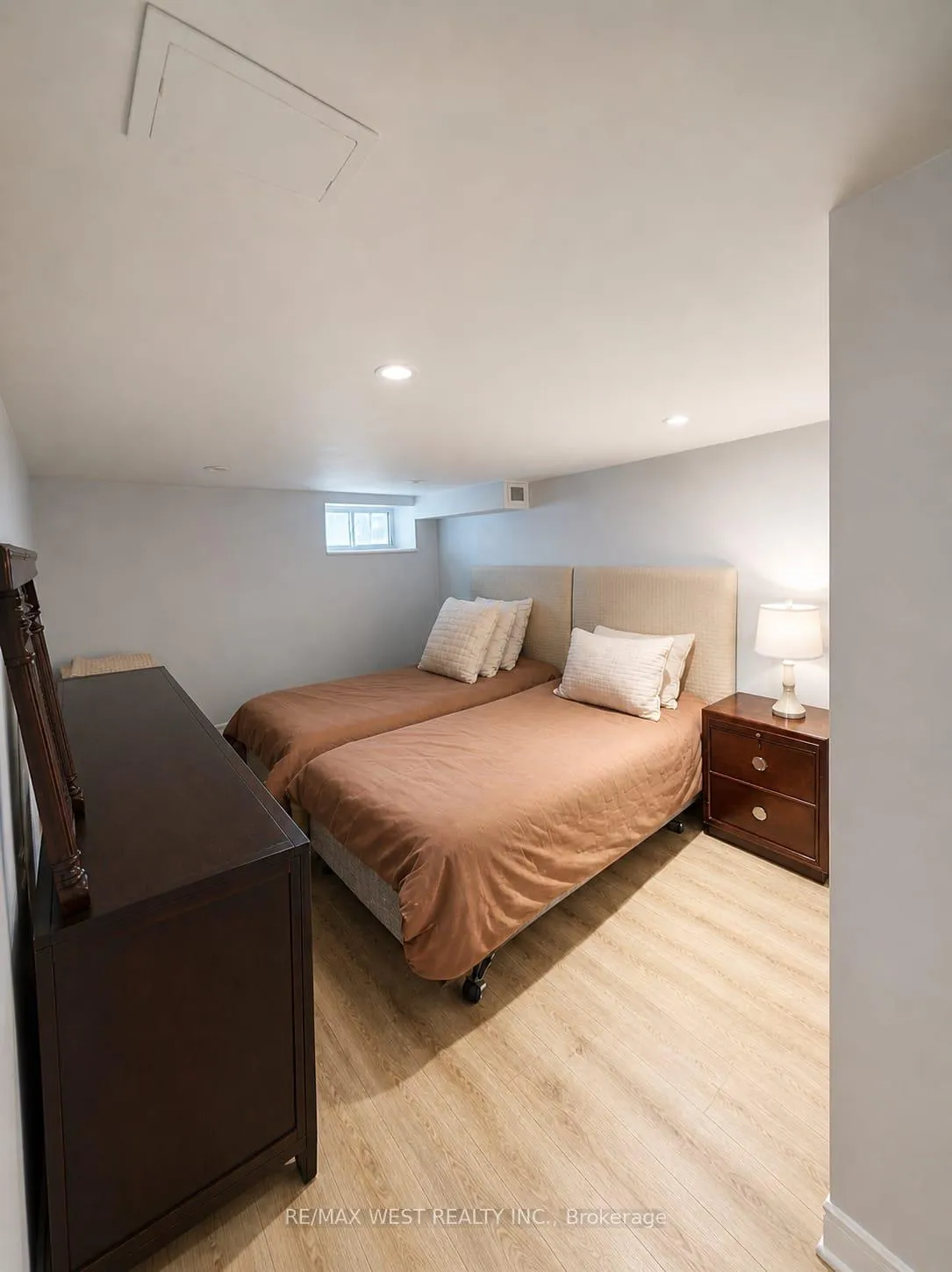 Photo 21 of 112 Silverthorn Avenue, Toronto, Weston-Pellam Park — HOMEH