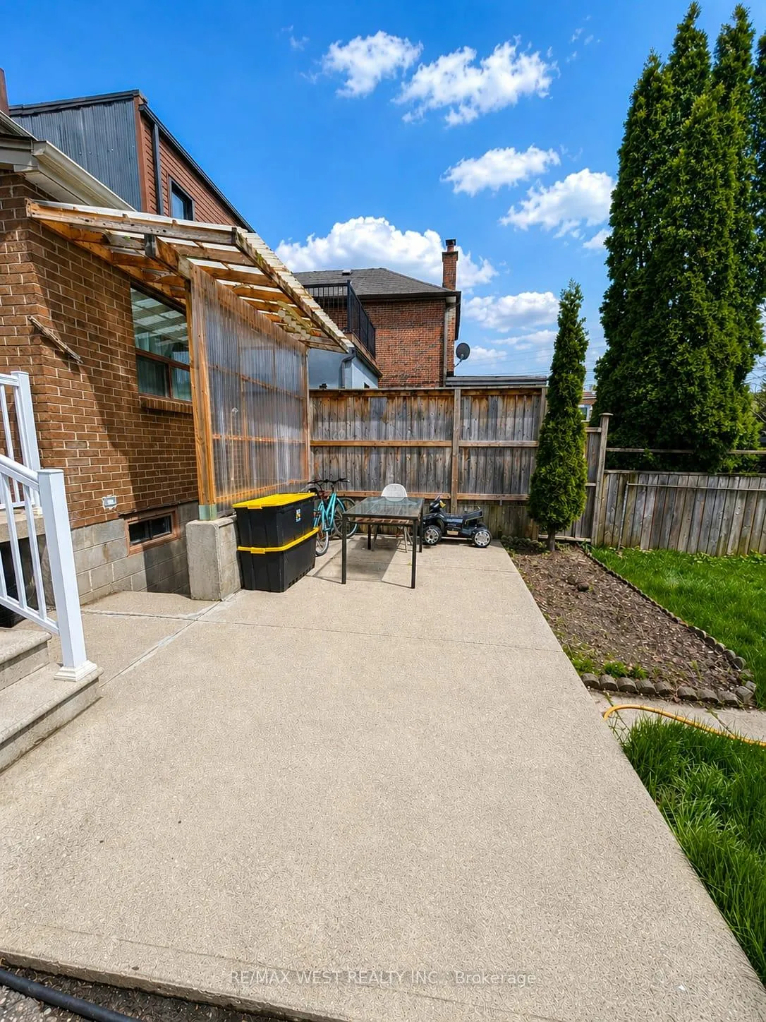 Photo 25 of 112 Silverthorn Avenue, Toronto, Weston-Pellam Park — HOMEH