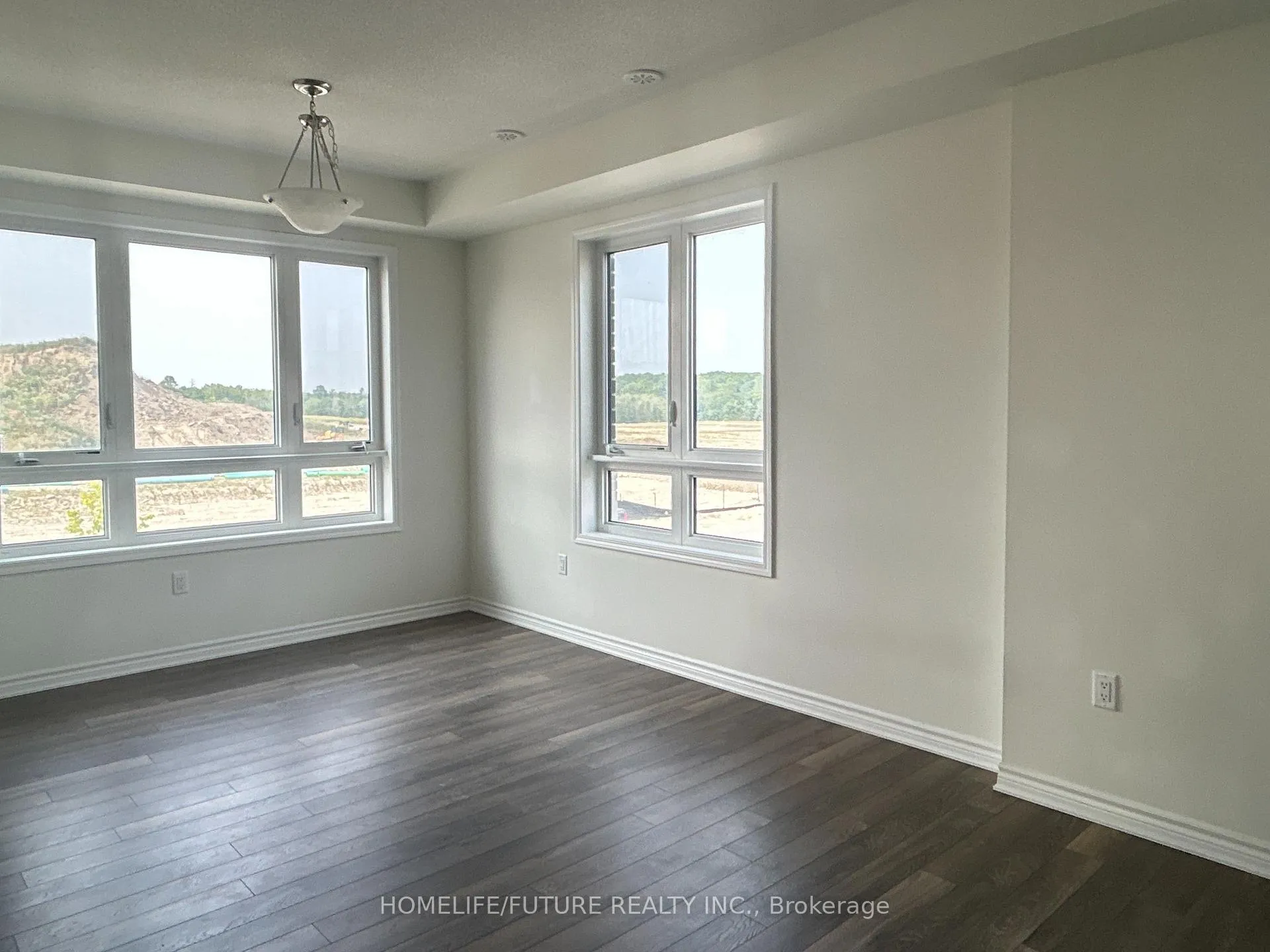 Photo 4 of 3370 Thunderbird Promenade, Pickering, Rural Pickering — HOMEH