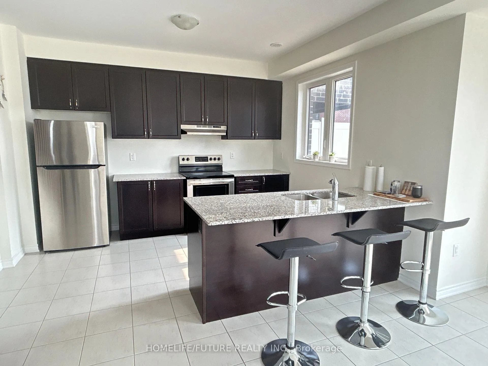 Photo 5 of 3370 Thunderbird Promenade, Pickering, Rural Pickering — HOMEH