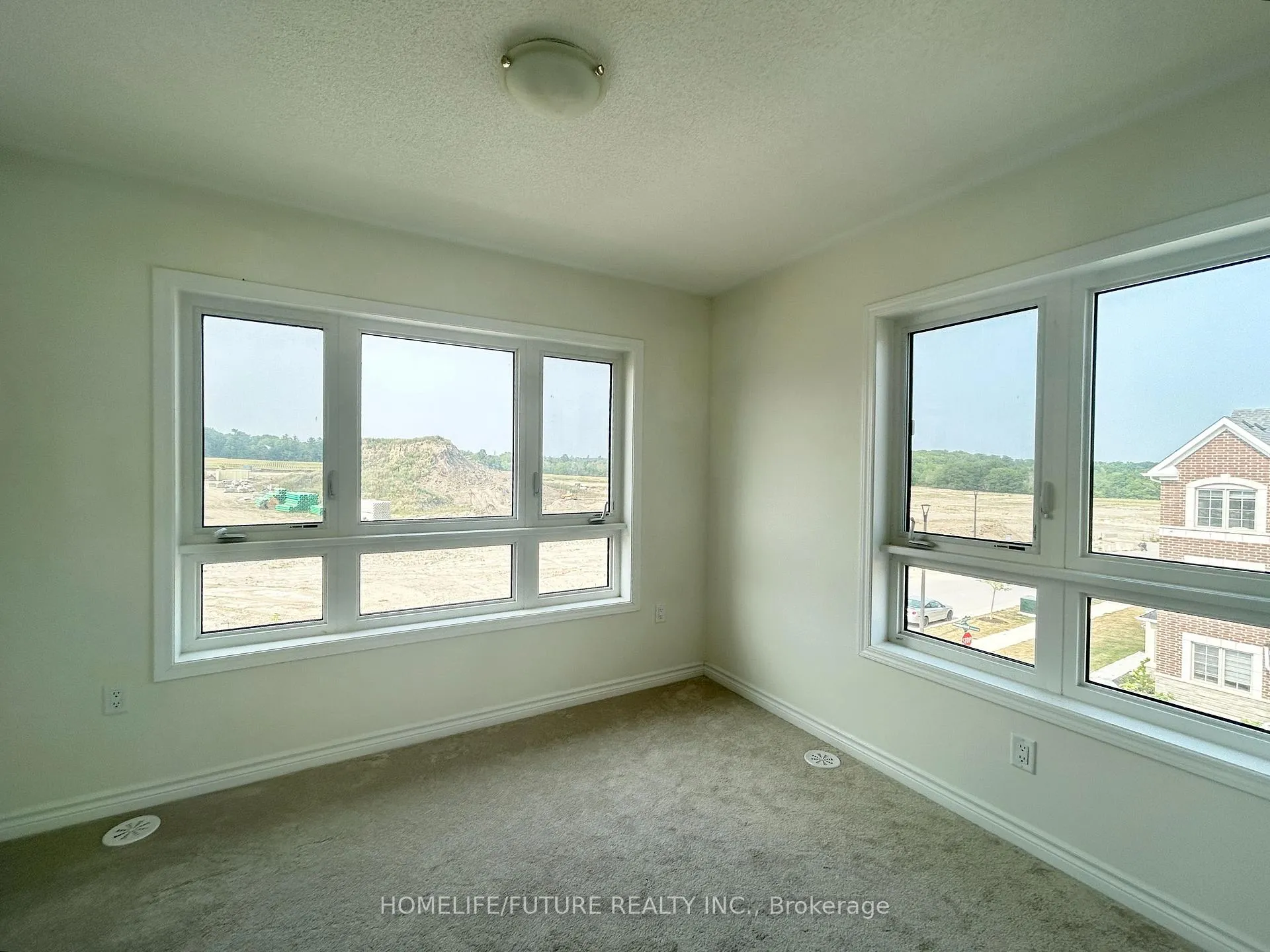 Photo 10 of 3370 Thunderbird Promenade, Pickering, Rural Pickering — HOMEH