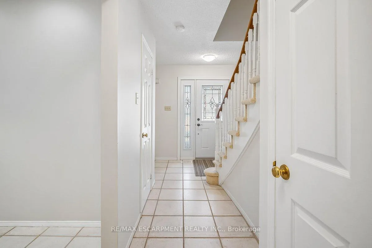 Photo 4 of Unit 30, 5255 Lakeshore Road, Burlington, Appleby — HOMEH