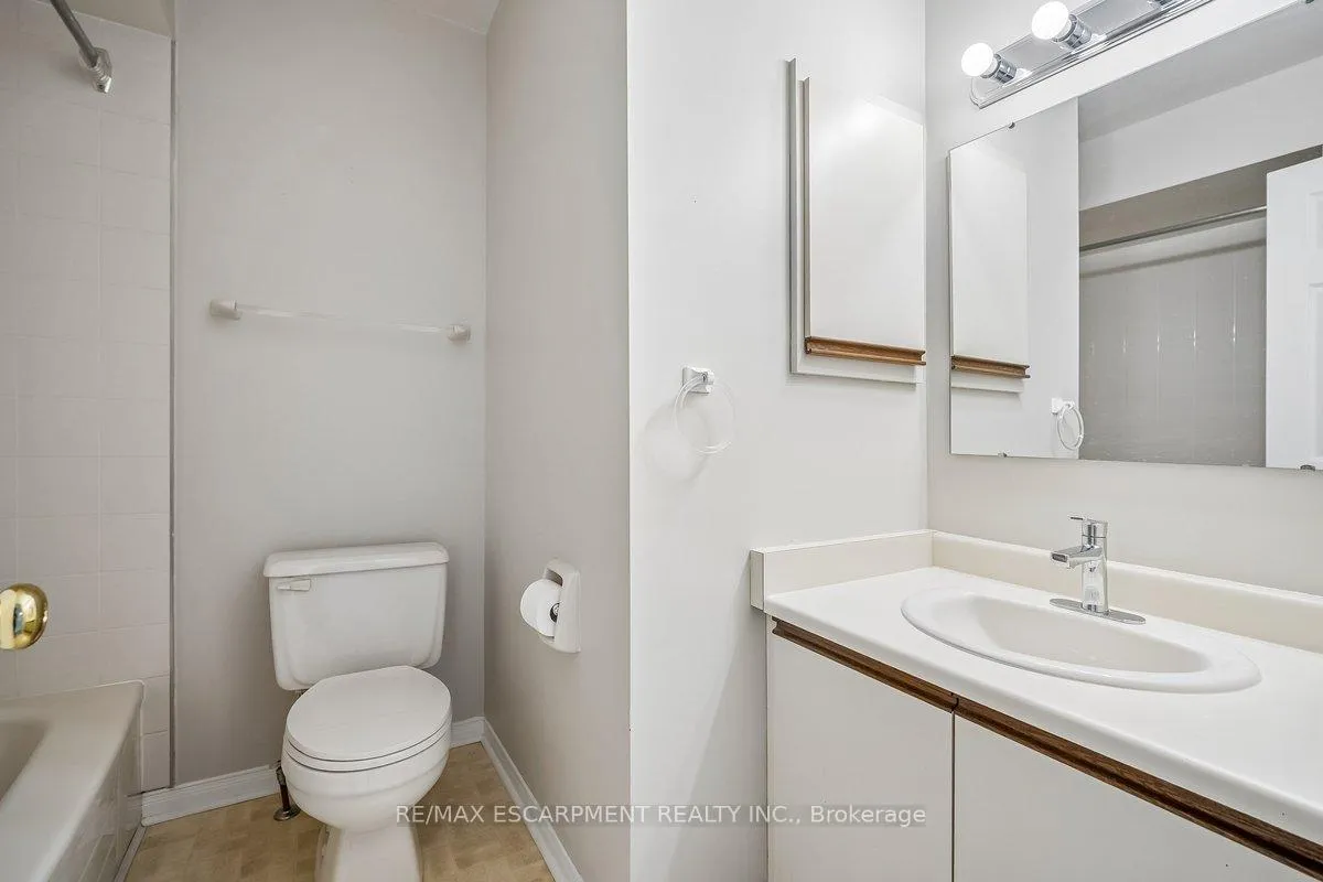 Photo 18 of Unit 30, 5255 Lakeshore Road, Burlington, Appleby — HOMEH