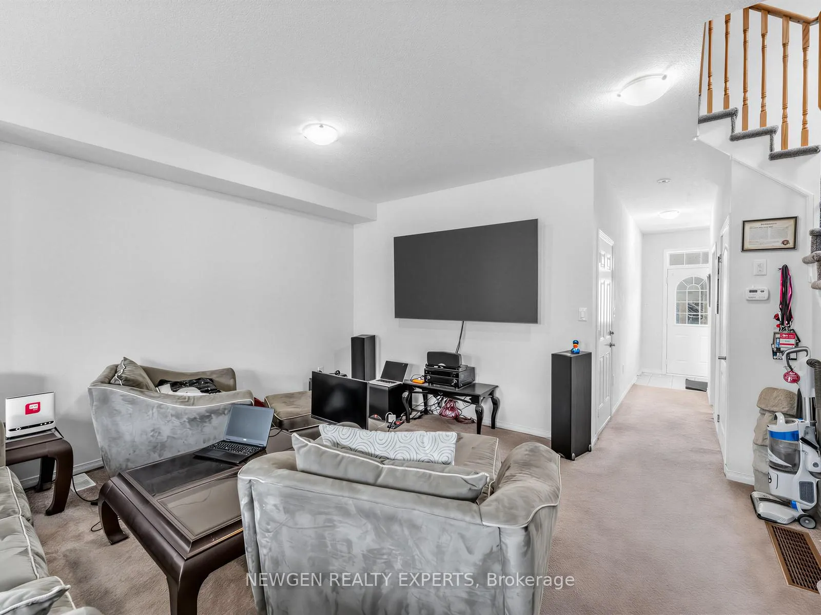 Photo 7 of 28 Mccargow Drive, Haldimand — HOMEH