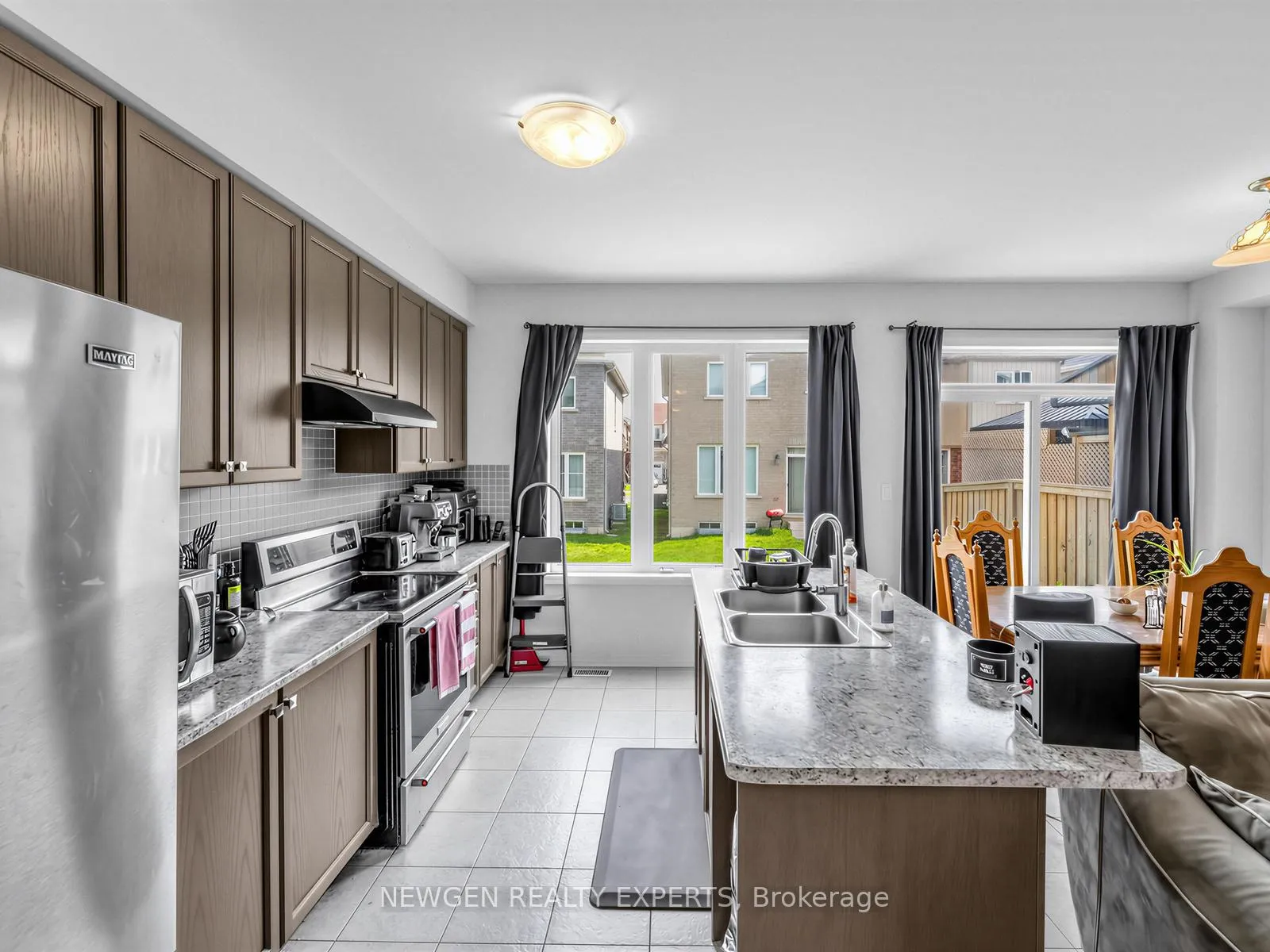 Photo 10 of 28 Mccargow Drive, Haldimand — HOMEH