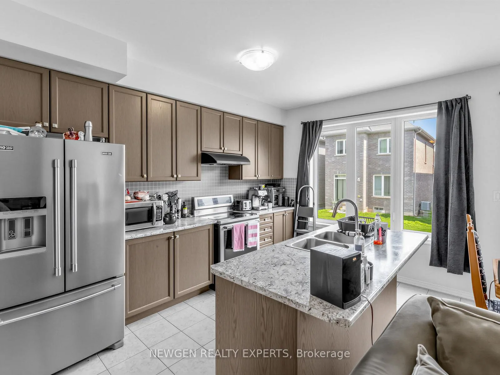 Photo 18 of 28 Mccargow Drive, Haldimand — HOMEH