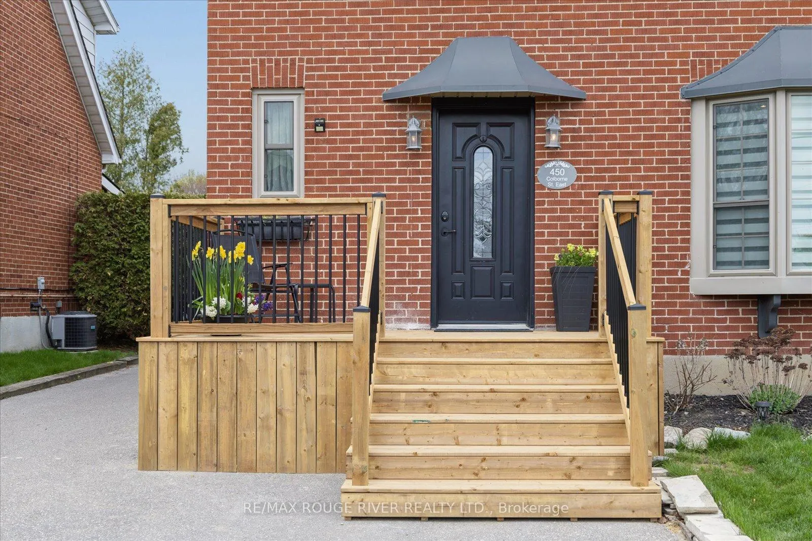 Photo 2 of 450 Colborne Street E, Oshawa, O'Neill — HOMEH