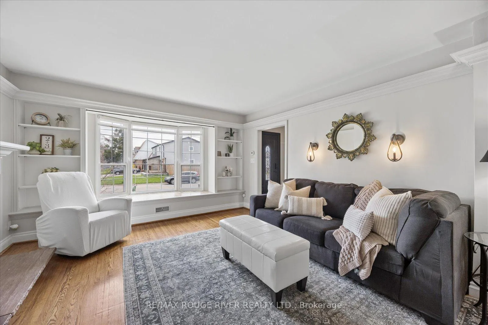 Photo 5 of 450 Colborne Street E, Oshawa, O'Neill — HOMEH