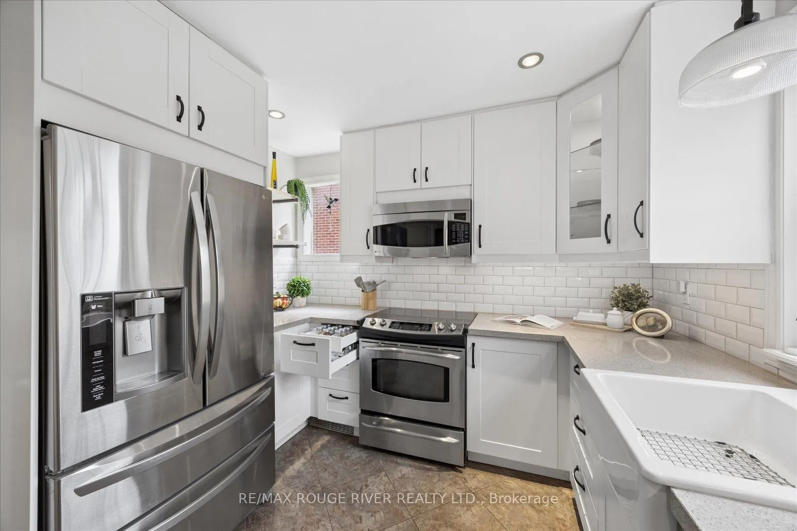 Photo 15 of 450 Colborne Street E, Oshawa, O'Neill — HOMEH